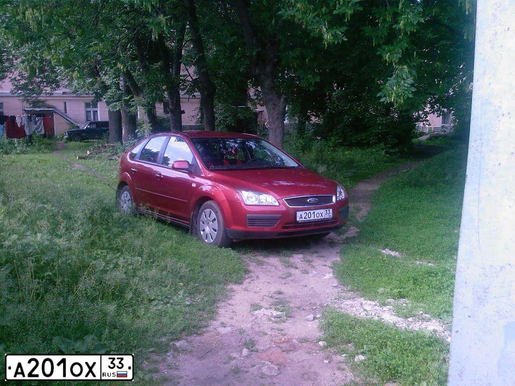Фото автомобиля FORD FOCUS, 2007 — госномер А201ОХ33. Цвет: КРАСНО-ОРАНЖЕВЫЙ