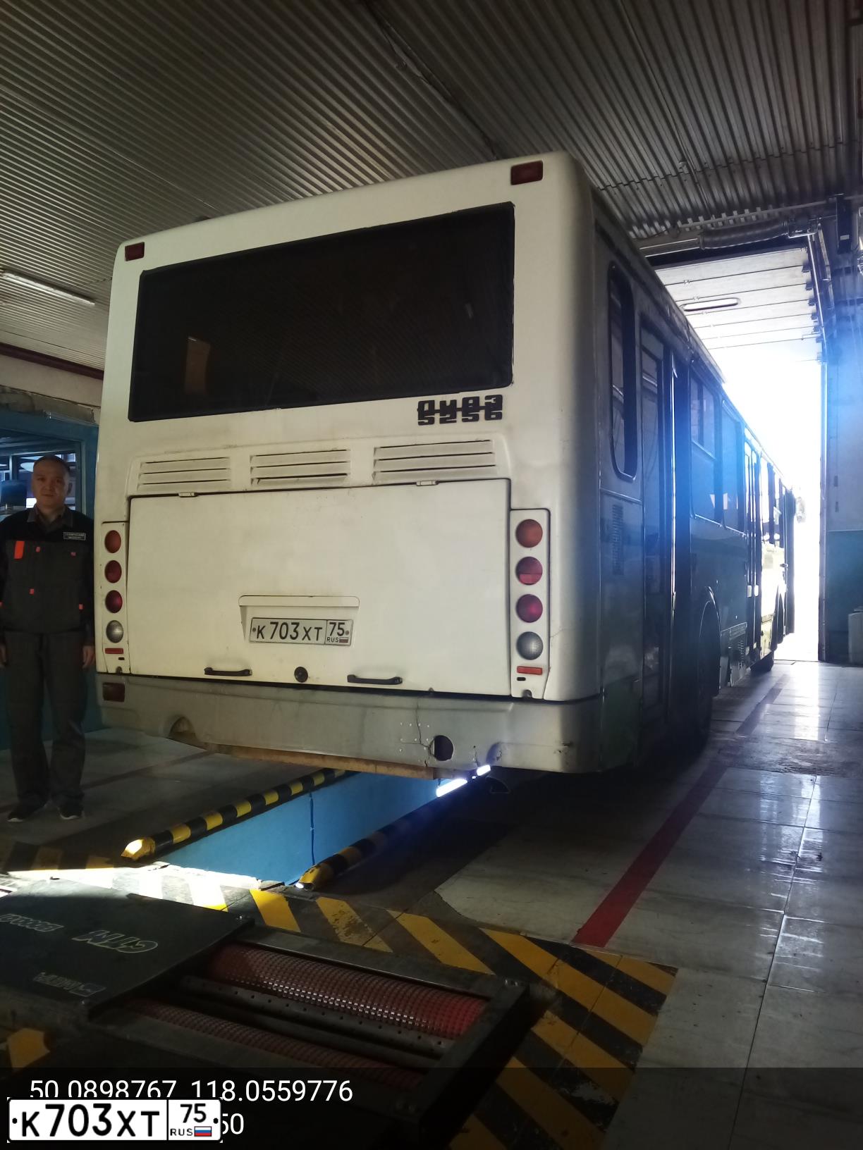 Фото автомобиля LIAZ Z 5256, 2007 — госномер К703ХТ75. Цвет: БЕЛЫЙ ЗЕЛЕНЫЙ