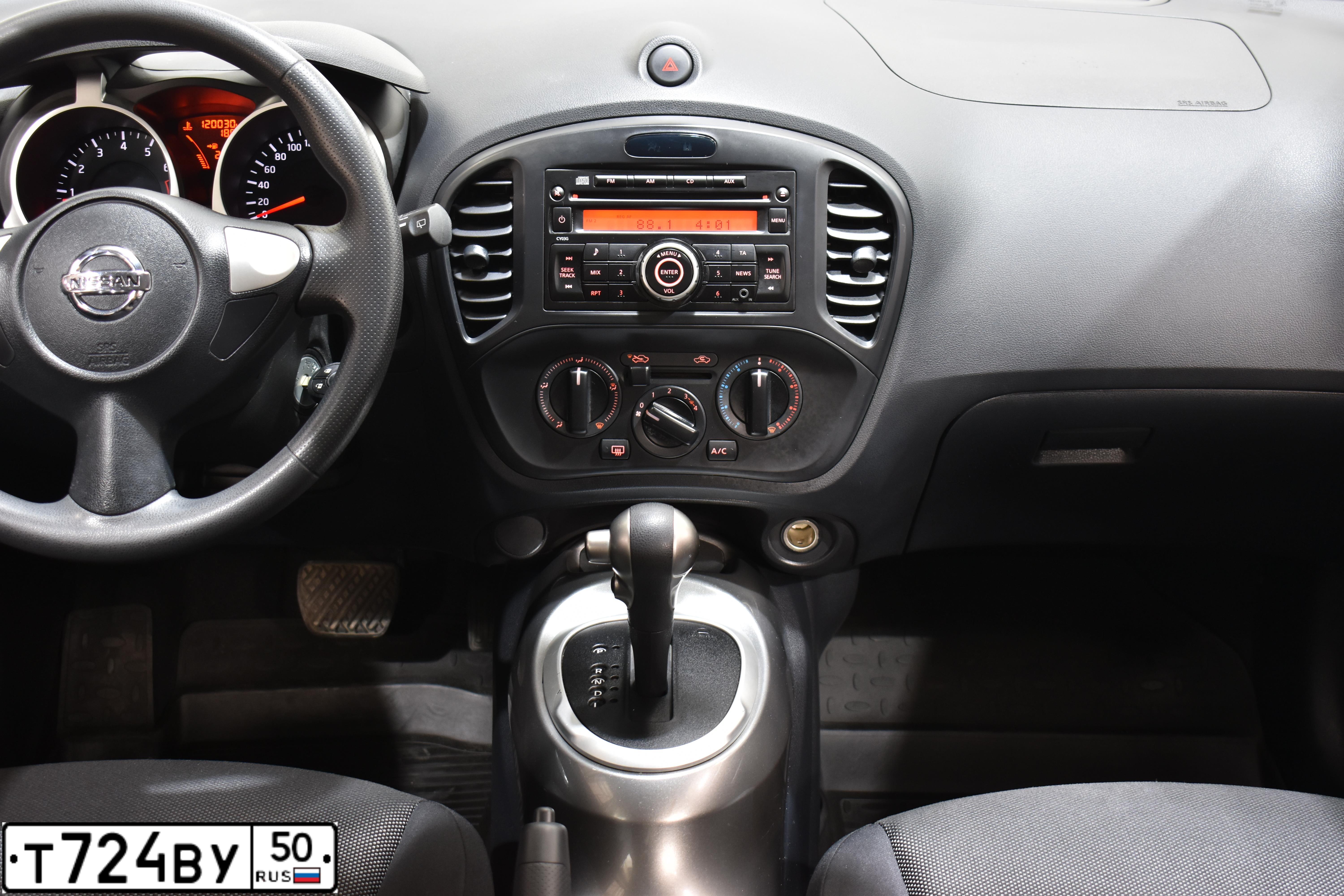Фото автомобиля NISSAN JUKE, 2013 — госномер О076УМ799. Цвет: СЕРЫЙ