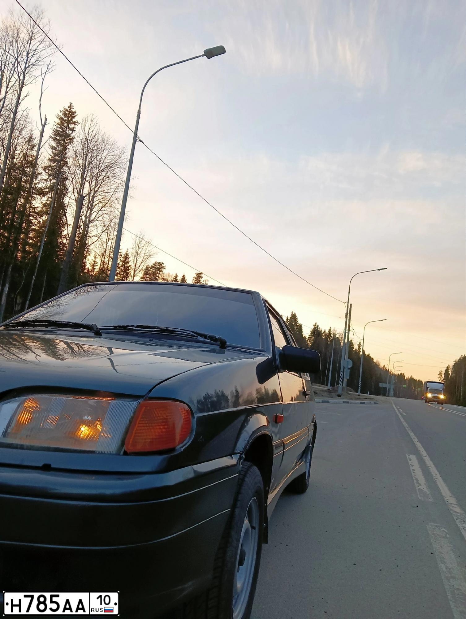 Фото автомобиля LADA 2113, 2010 — госномер Н030КУ10. Цвет: Серо-сине-зеленый