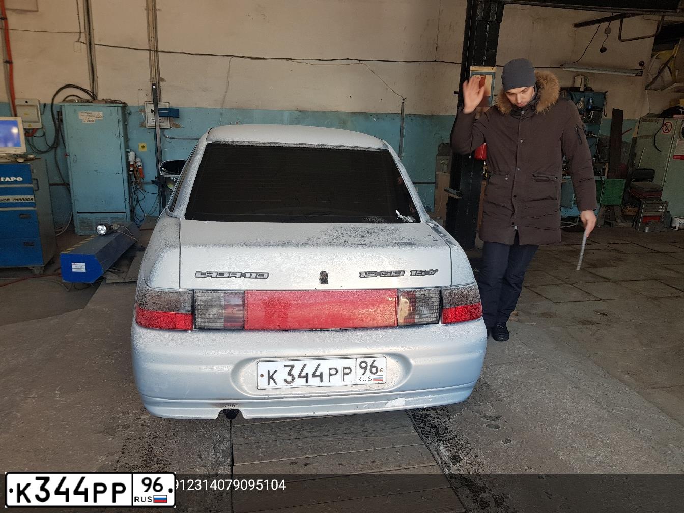 Фото автомобиля LADA 2110 LADA, 2004 — госномер Р133ОМ196. Цвет: СЕРО-ГОЛУБОЙ