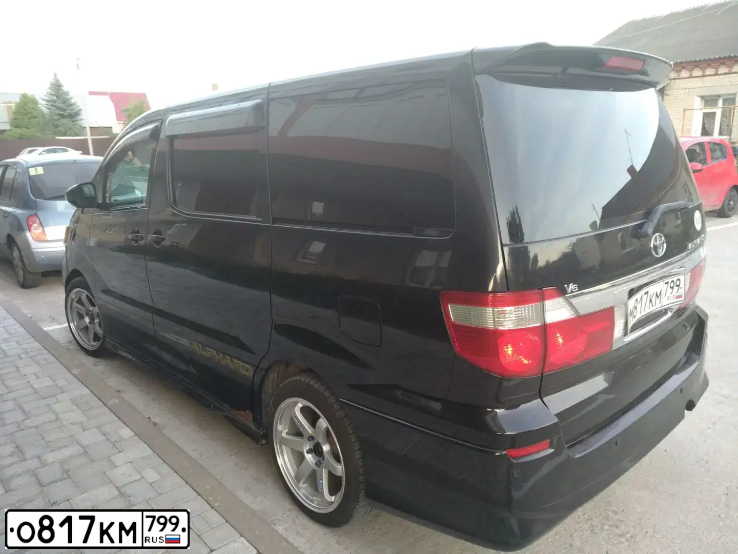 Фото автомобиля FUSO CANTER, 2018 — госномер О817КМ799. Цвет: Белый