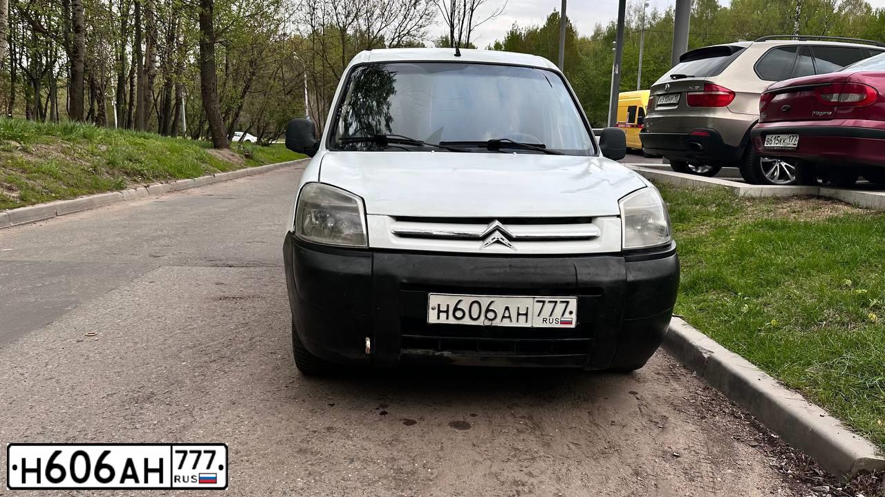 Фото автомобиля CITROEN BERLINGO, 2010 — госномер У435ТХ197. Цвет: БЕЛЫЙ