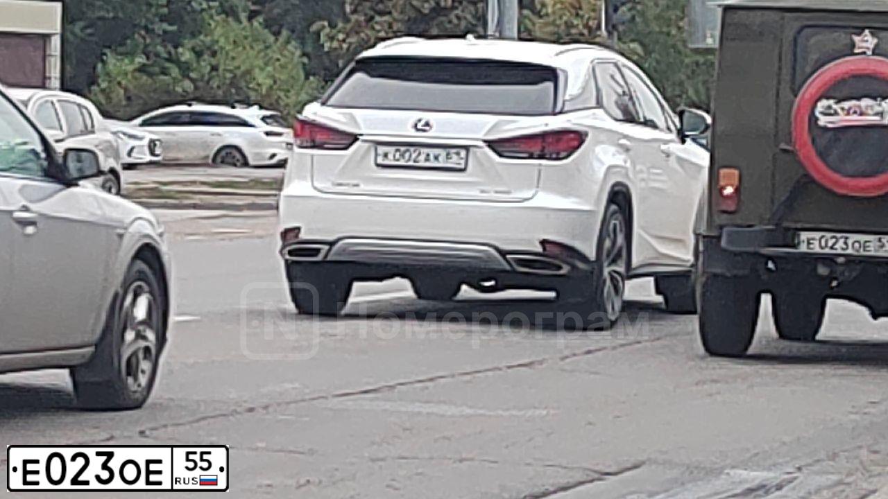 Фото автомобиля HONDA CR-V, 2002 — госномер О817ХЕ154. Цвет: ТЕМНО СИНИЙ