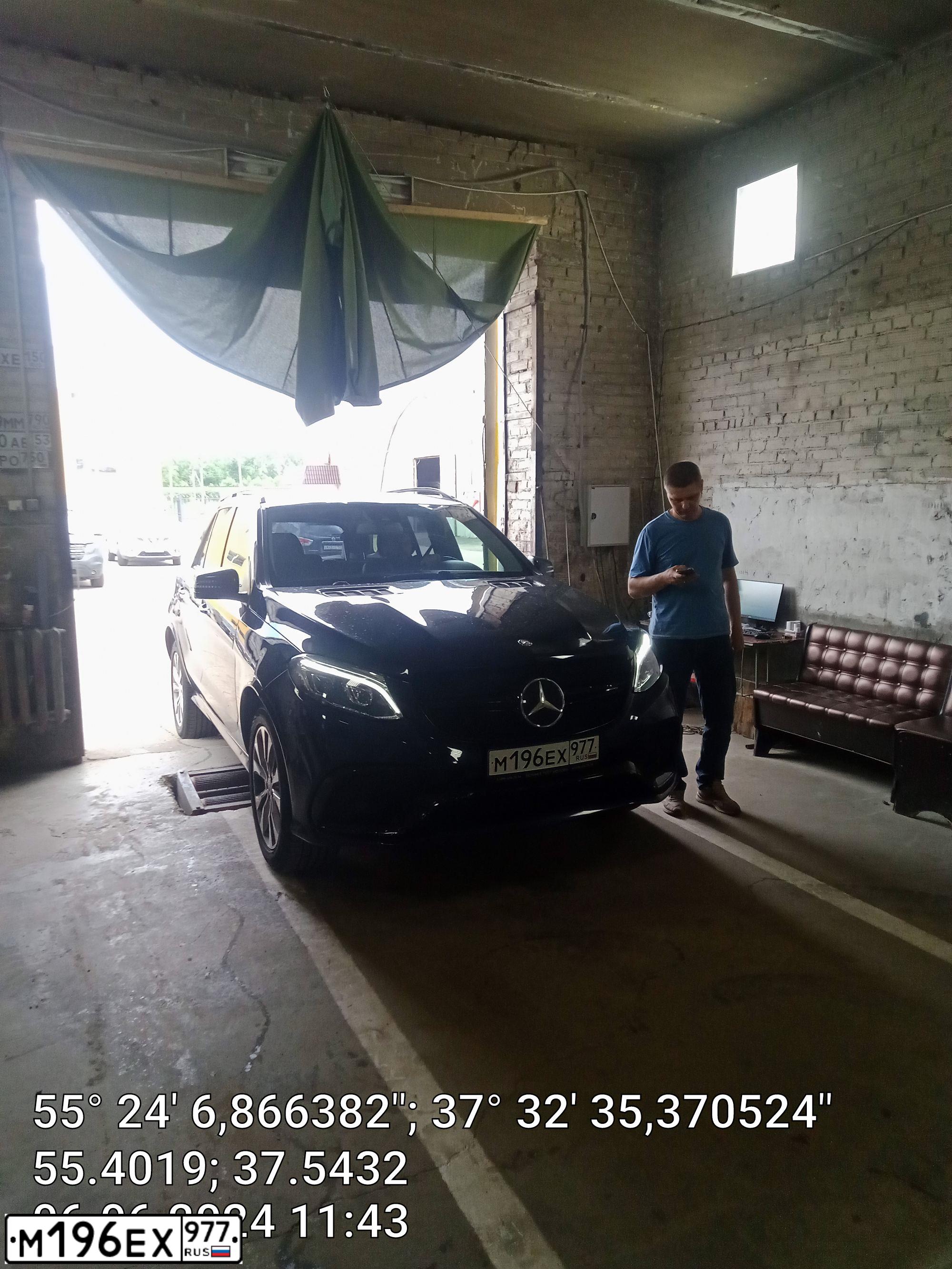 Фото автомобиля MERCEDES M-KLASSE, 2012 — госномер В173АН550. Цвет: Белый