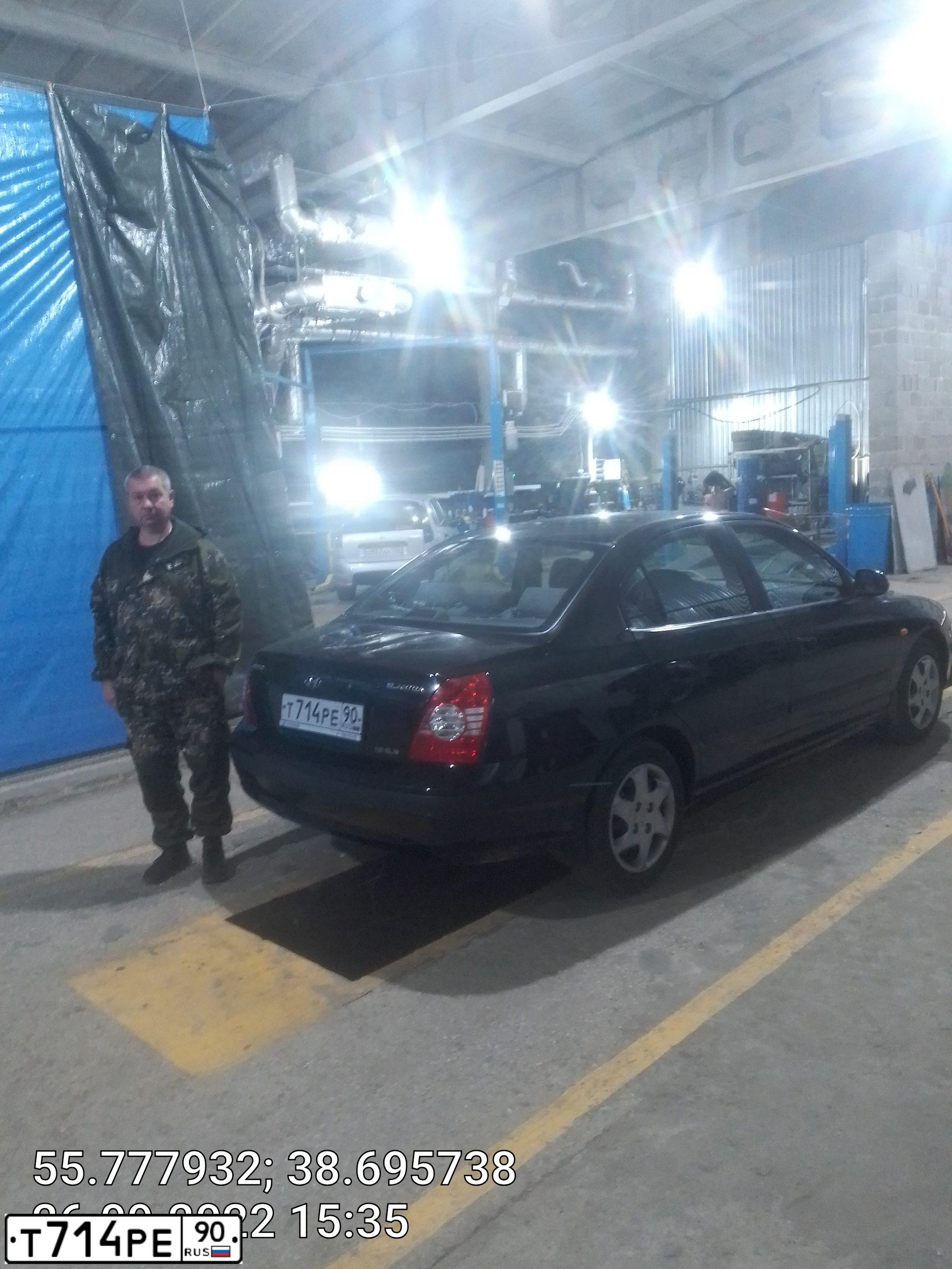 Фото автомобиля HYUNDAI ELANTRA, 2004 — госномер Т714РЕ90. Цвет: ЧЕРНЫЙ