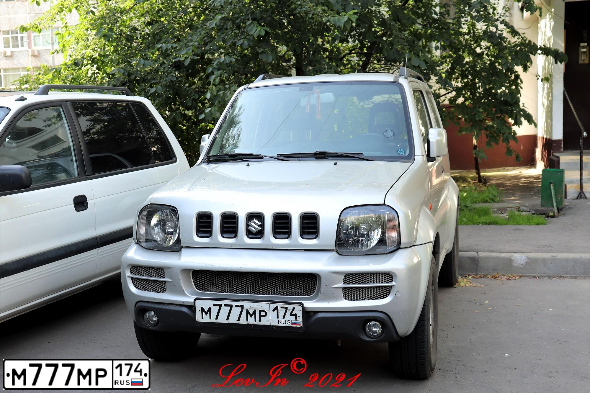 Фото автомобиля SUZUKI JIMNY, 1910 — госномер М777МР174. Цвет: СВЕТЛО-СЕРЫЙ