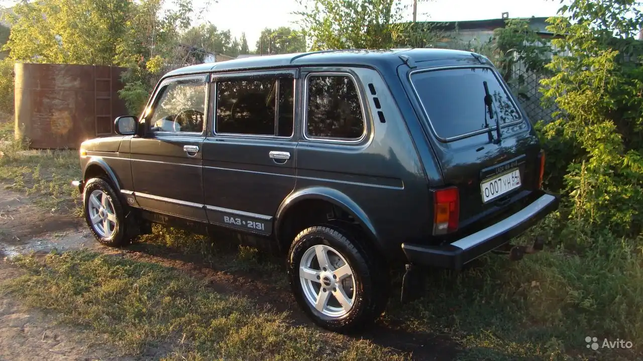 Фото автомобиля HUMMER H3, 2008 — госномер А444СЕ64. Цвет: СЕРЕБРИСТЫЙ