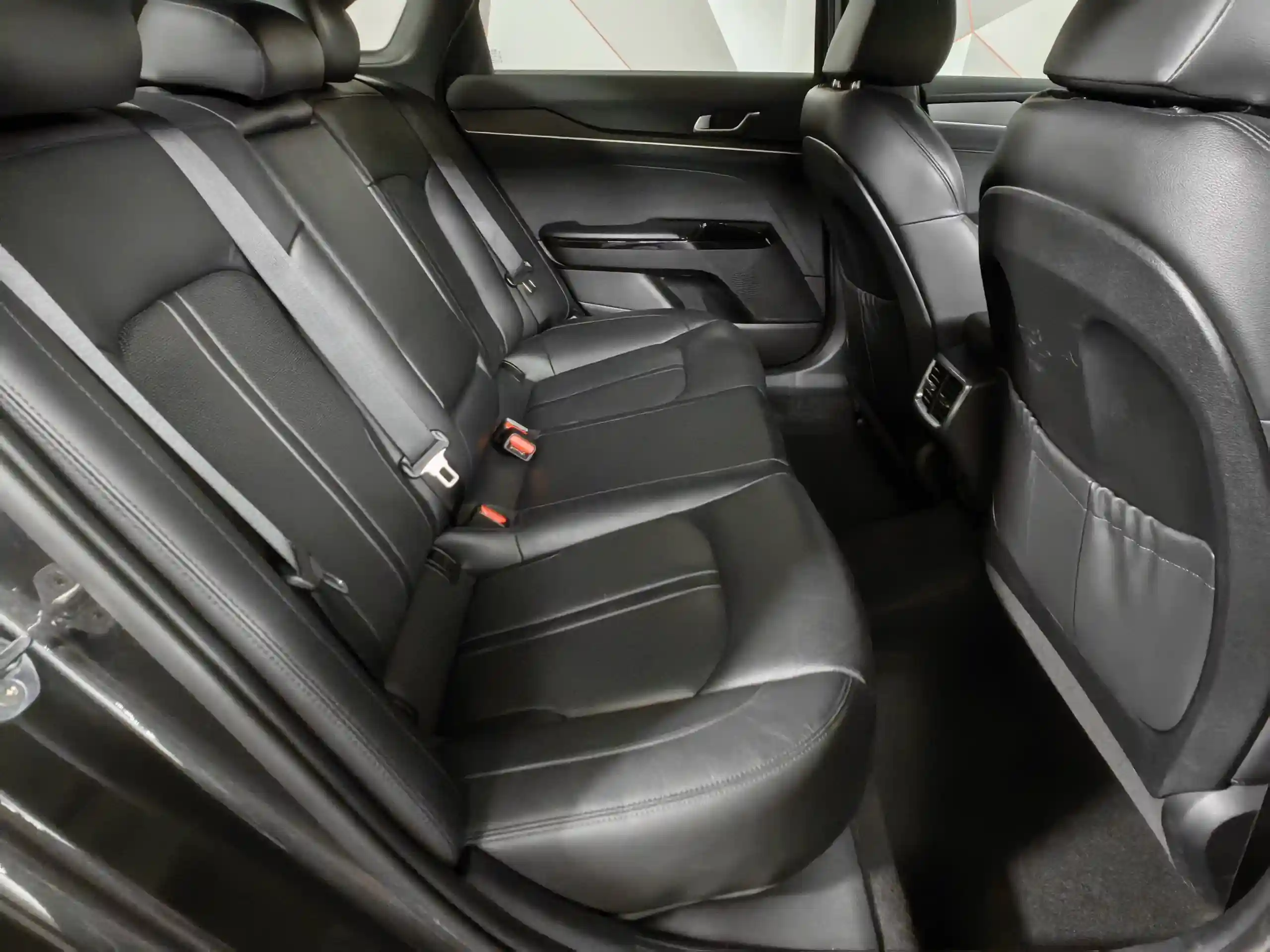 Фото автомобиля KIA MAGENTIS / OPTIMA, 2018 — госномер А359МЕ799. Цвет: Коричневый