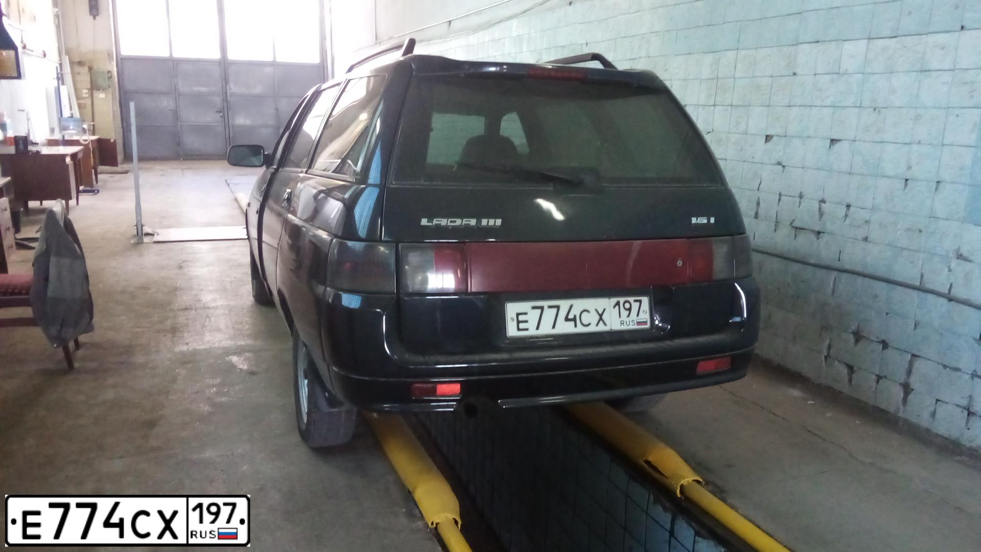 Фото автомобиля LADA 2111, 2006 — госномер Е383ХВ82. Цвет: ГРАФИТОВЫЙ МЕТАЛЛИК