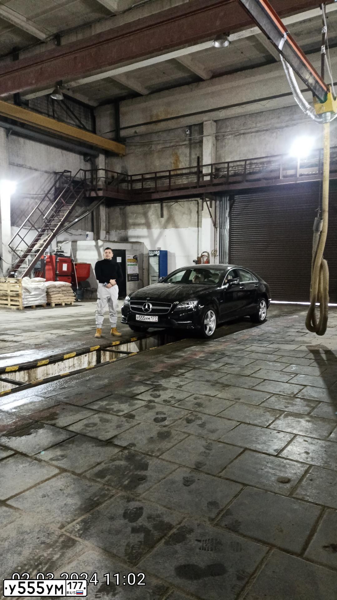 Фото автомобиля VOLVO XC90, 2007 — госномер У555УМ177. Цвет: СЕРЫЙ ТЕМНЫЙ
