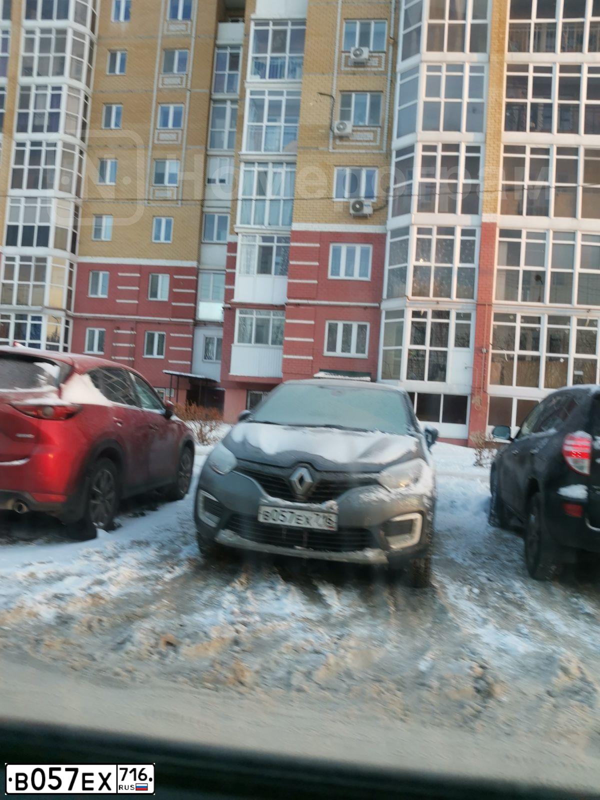 Фото автомобиля RENAULT KAPTUR, 2018 — госномер В057ЕХ716. Цвет: ТЕМНО-СЕРЫЙ ЧЕРНЫЙ