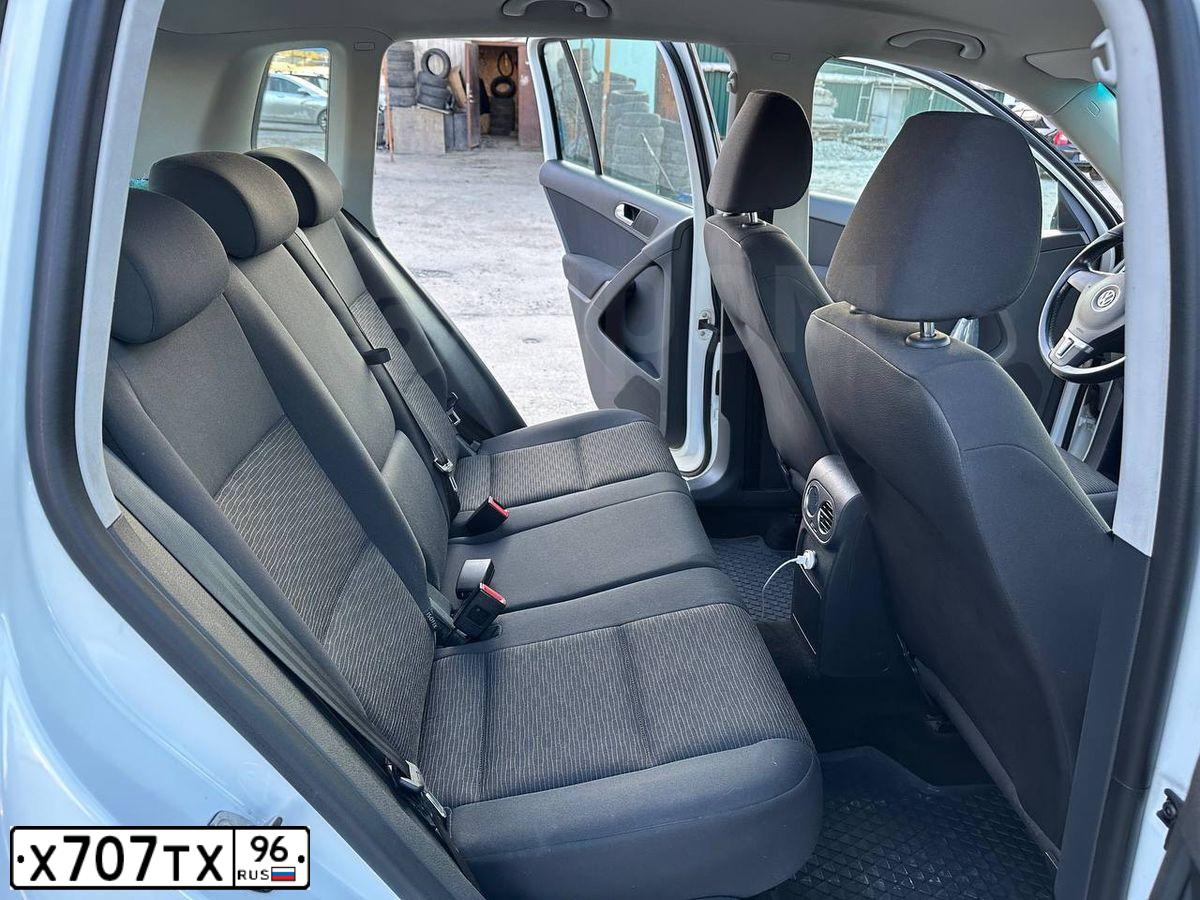Фото автомобиля VOLKSWAGEN TIGUAN, 2015 — госномер Х707ТХ96. Цвет: БЕЛЫЙ