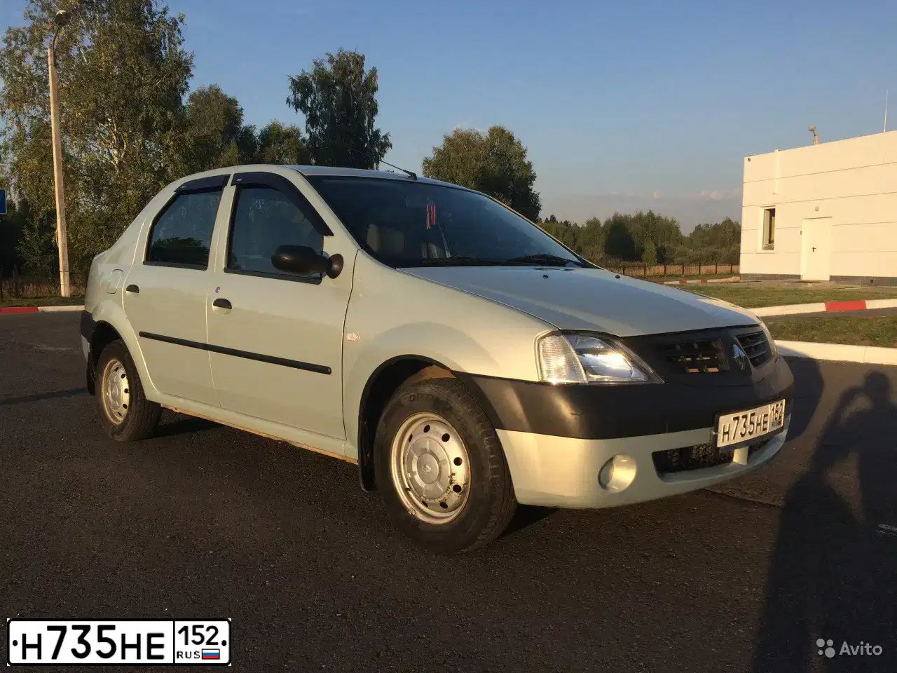 Фото автомобиля RENAULT LOGAN, 2008 — госномер С513РК33. Цвет: Серый