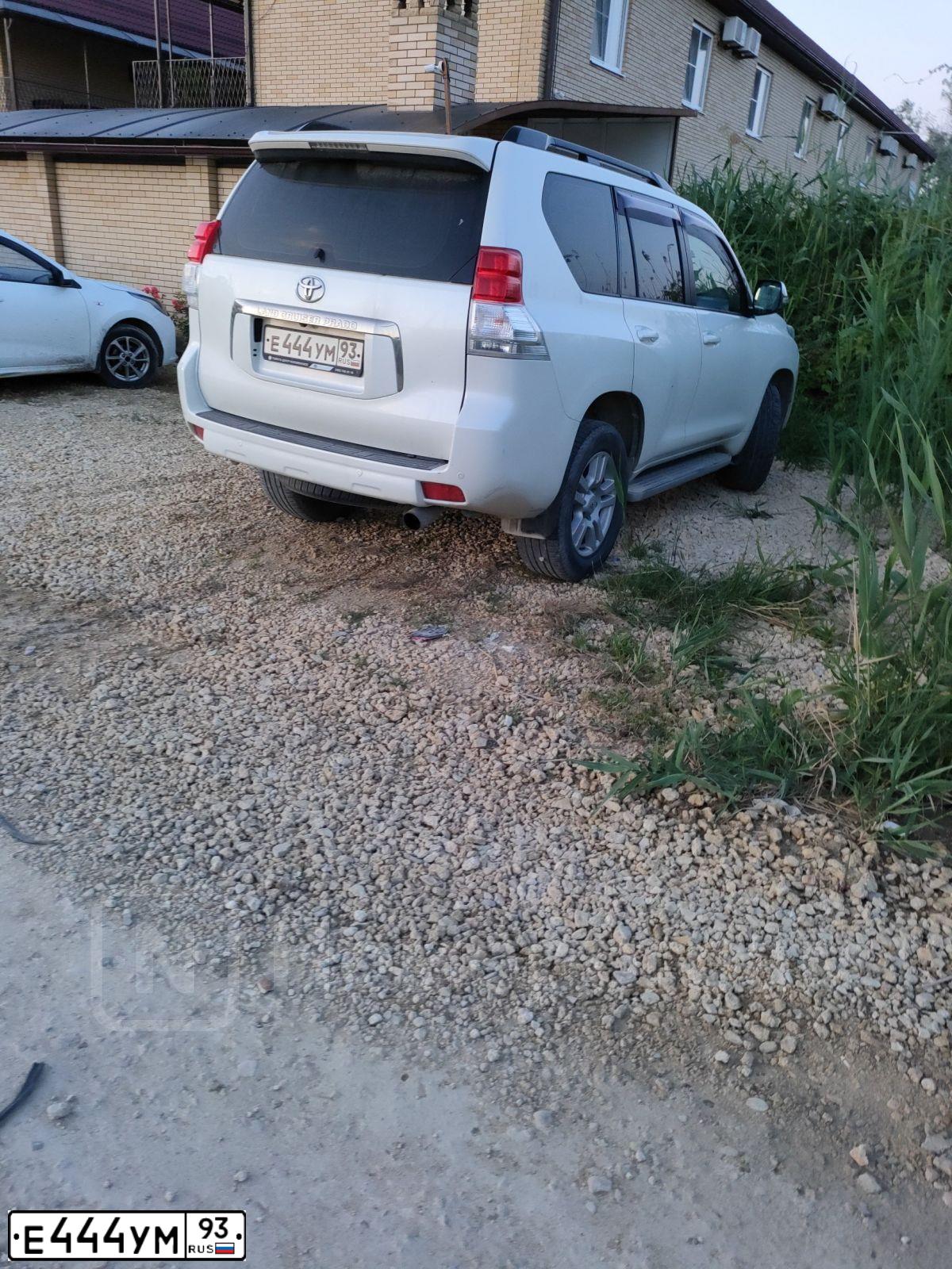 Фото автомобиля TOYOTA LANDCRUISER, 2010 — госномер Е444УМ93. Цвет: БЕЛЫЙ