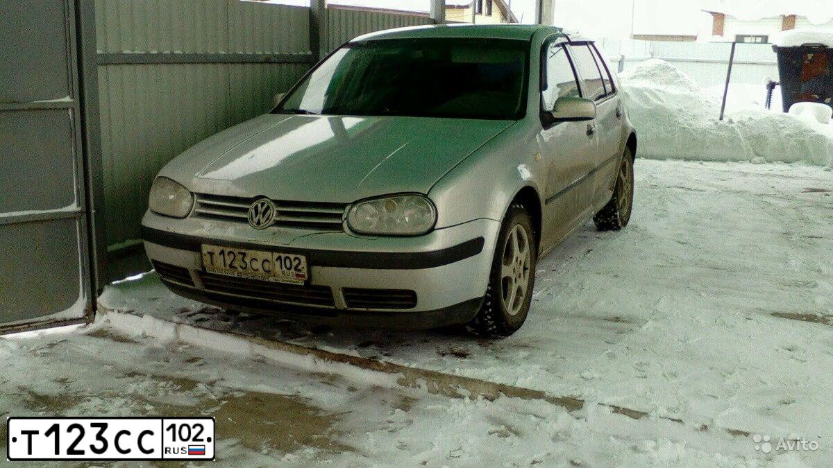 Фото автомобиля VOLKSWAGEN GOLF, 1999 — госномер Е494ЕН102. Цвет: БЕЛЫЙ (СЕРЕБРИСТЫЙ)