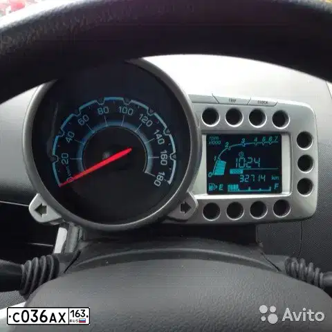 Фото автомобиля CHEVROLET SPARK, 2012 — госномер Х332УР161. Цвет: КРАСНЫЙ