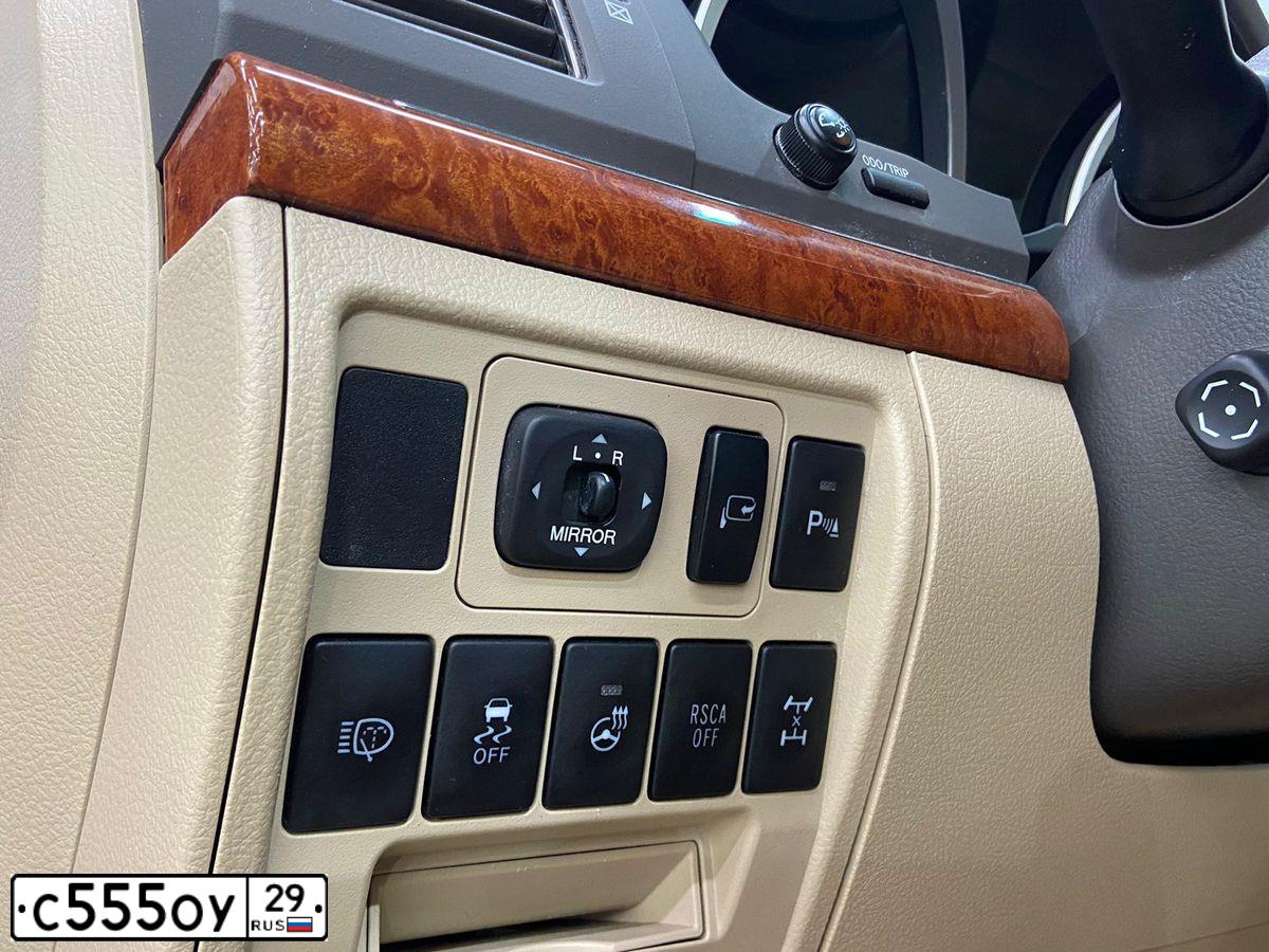 Фото автомобиля TOYOTA LANDCRUISER 200, 2012 — госномер С555ОУ29. Цвет: ЧЕРНЫЙ