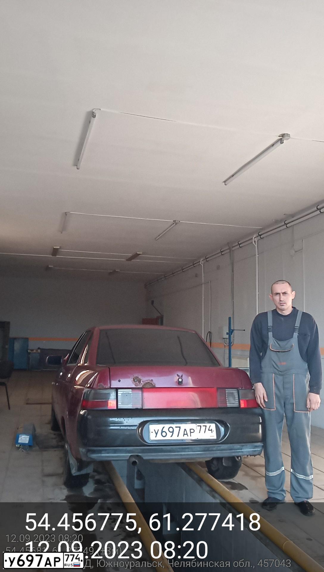 Фото автомобиля LADA 2110, 2003 — госномер У697АР774. Цвет: МАЛИНОВЫЙ