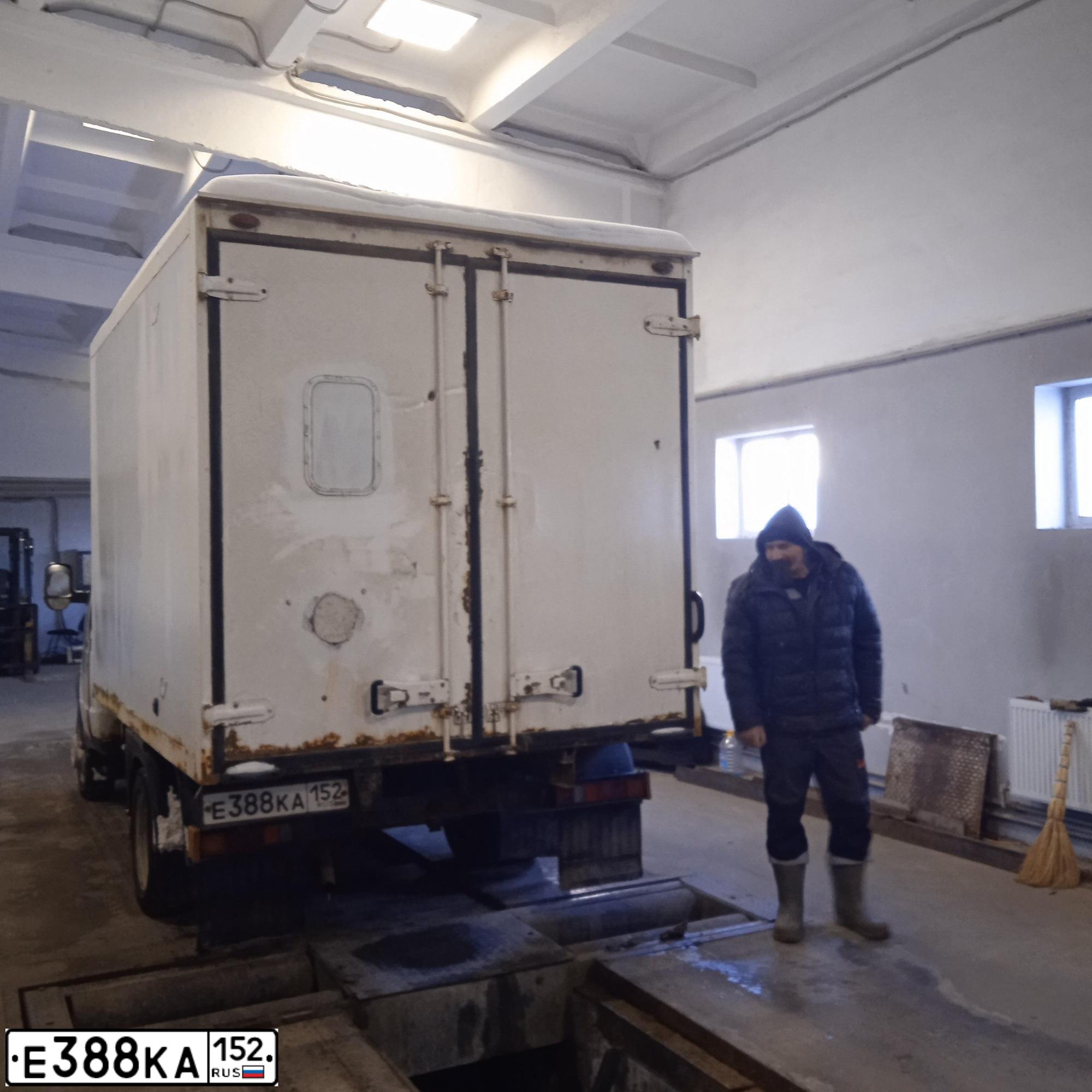 Фото автомобиля GAZ 3302 EL, 2007 — госномер Е388КА152. Цвет: Белый
