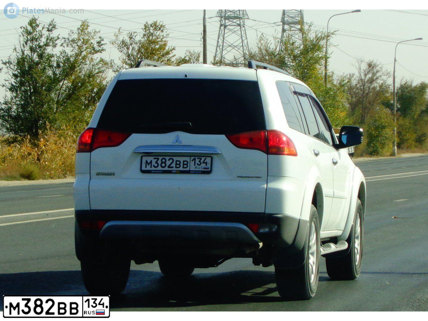 Фото автомобиля MITSUBISHI PAJERO, 2012 — госномер Н012ЕМ134. Цвет: Белый