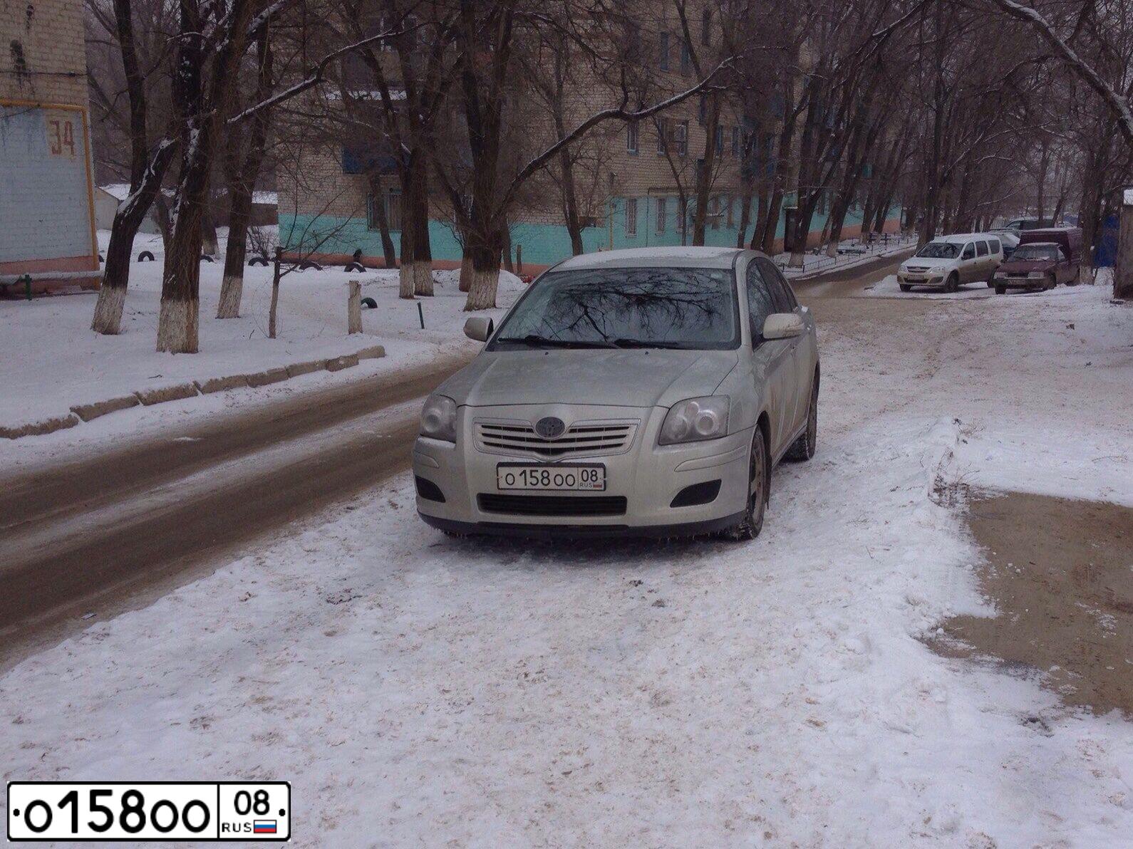 Фото автомобиля TOYOTA AVENSIS, 2006 — госномер О158ОО08. Цвет: Серебристый