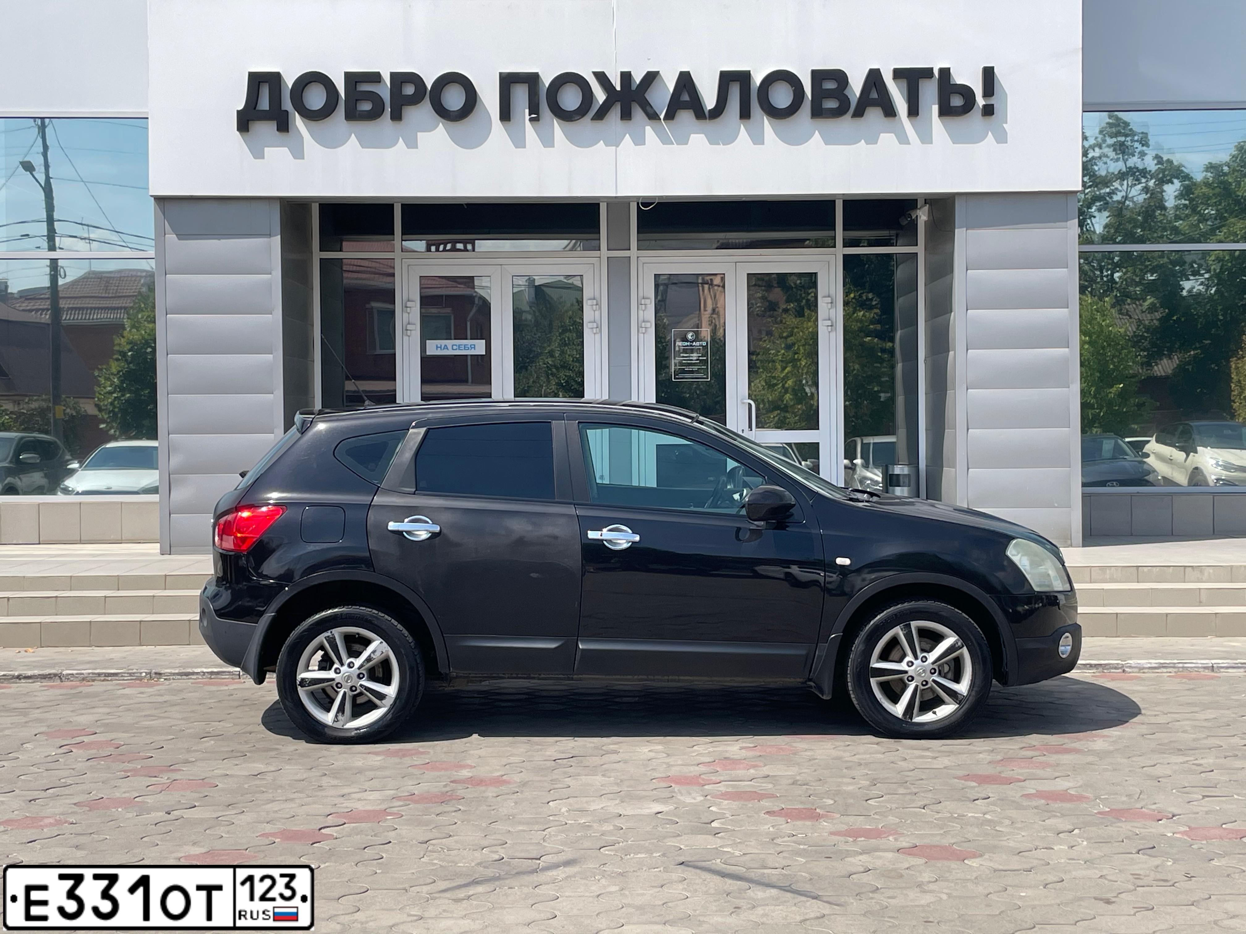 Фото автомобиля NISSAN QASHQAI, 2007 — госномер Е331ОТ123. Цвет: ЧЕРНЫЙ