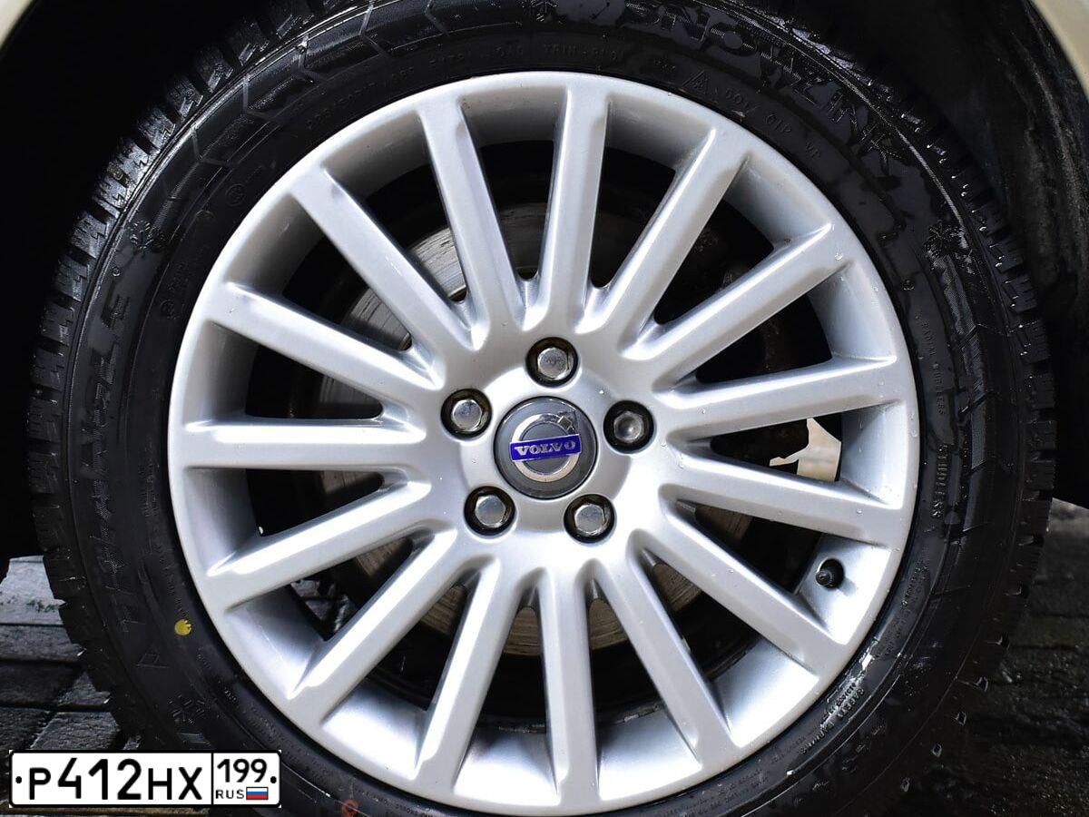 Фото автомобиля VOLVO S80, 2008 — госномер У256ХР790. Цвет: ЗОЛОТИСТЫЙ