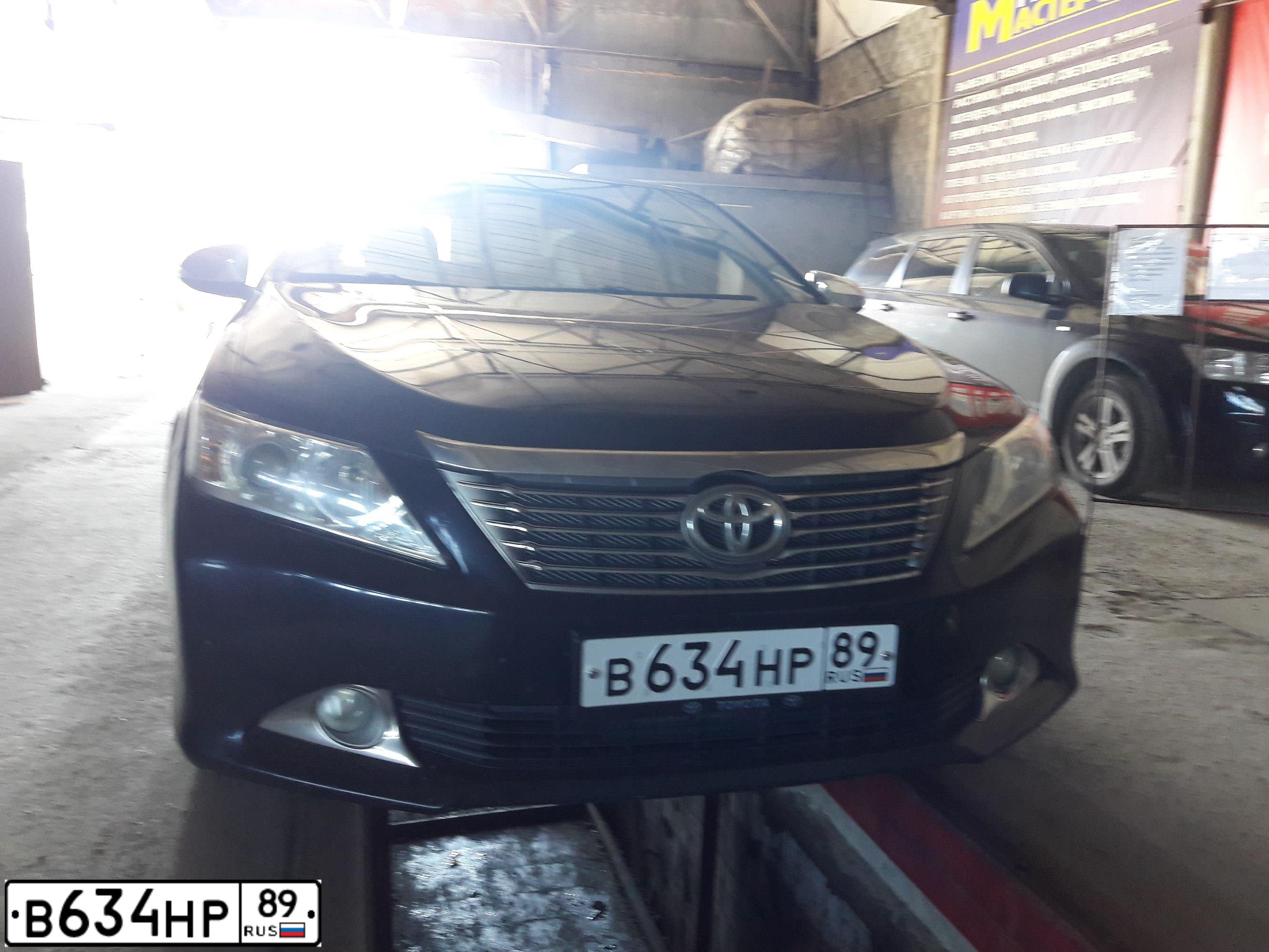 Фото автомобиля TOYOTA CAMRY, 2013 — госномер А088УХ89. Цвет: ЧЕРНЫЙ МЕТАЛЛИК