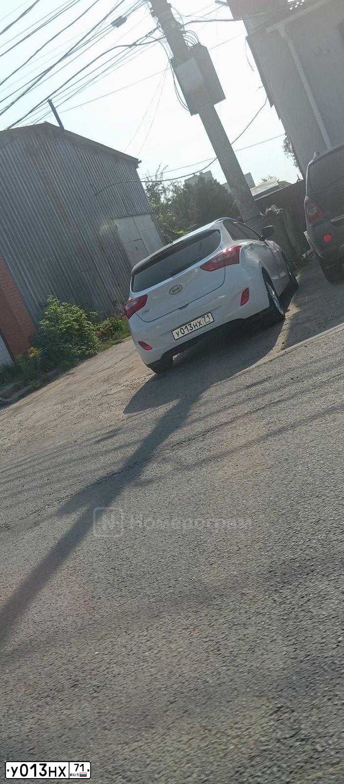 Фото автомобиля HYUNDAI I30, 2013 — госномер У013НХ71. Цвет: Белый