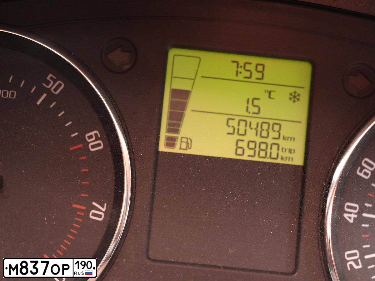 Фото автомобиля SKODA FABIA, 2011 — госномер М559ОУ761. Цвет: Красный
