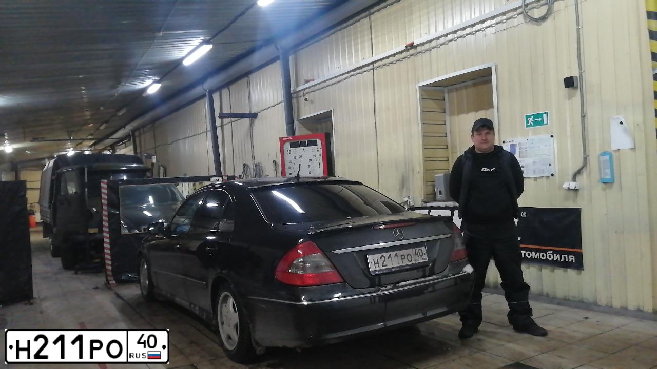 Фото автомобиля MERCEDES E-KLASSE, 2007 — госномер В664НС51
