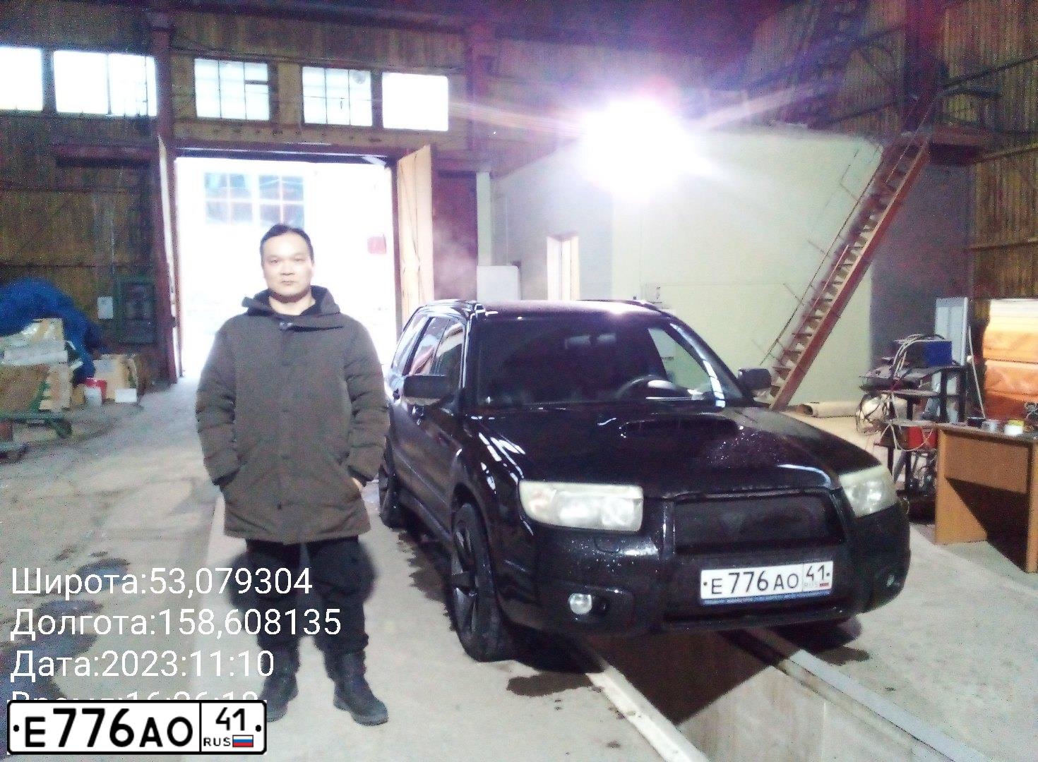 Фото автомобиля SUBARU FORESTER, 2007 — госномер Е776АО41. Цвет: ЧЕРНЫЙ