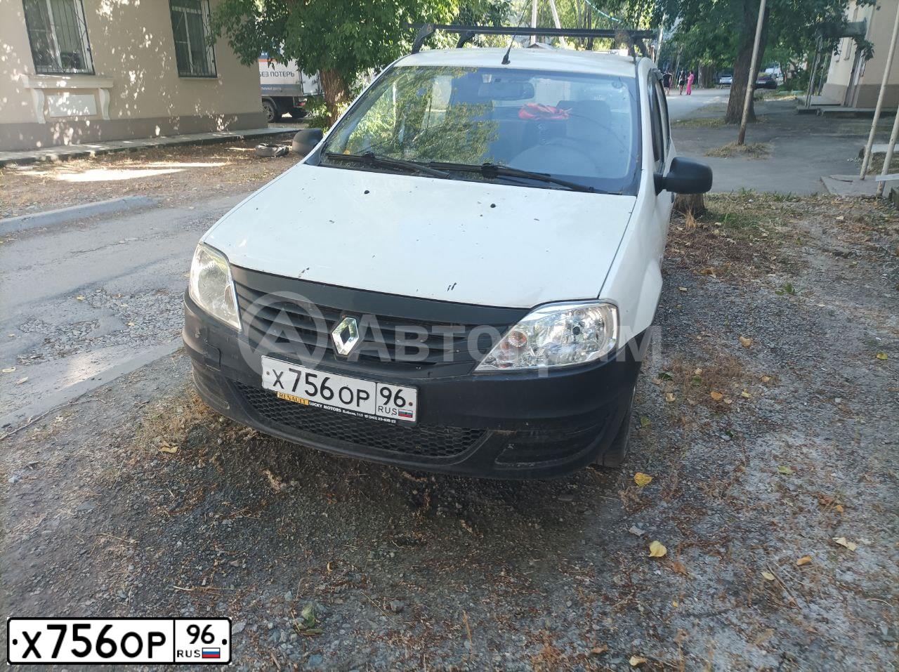Фото автомобиля RENAULT LOGAN, 2013 — госномер Х756ОР96. Цвет: БЕЛЫЙ
