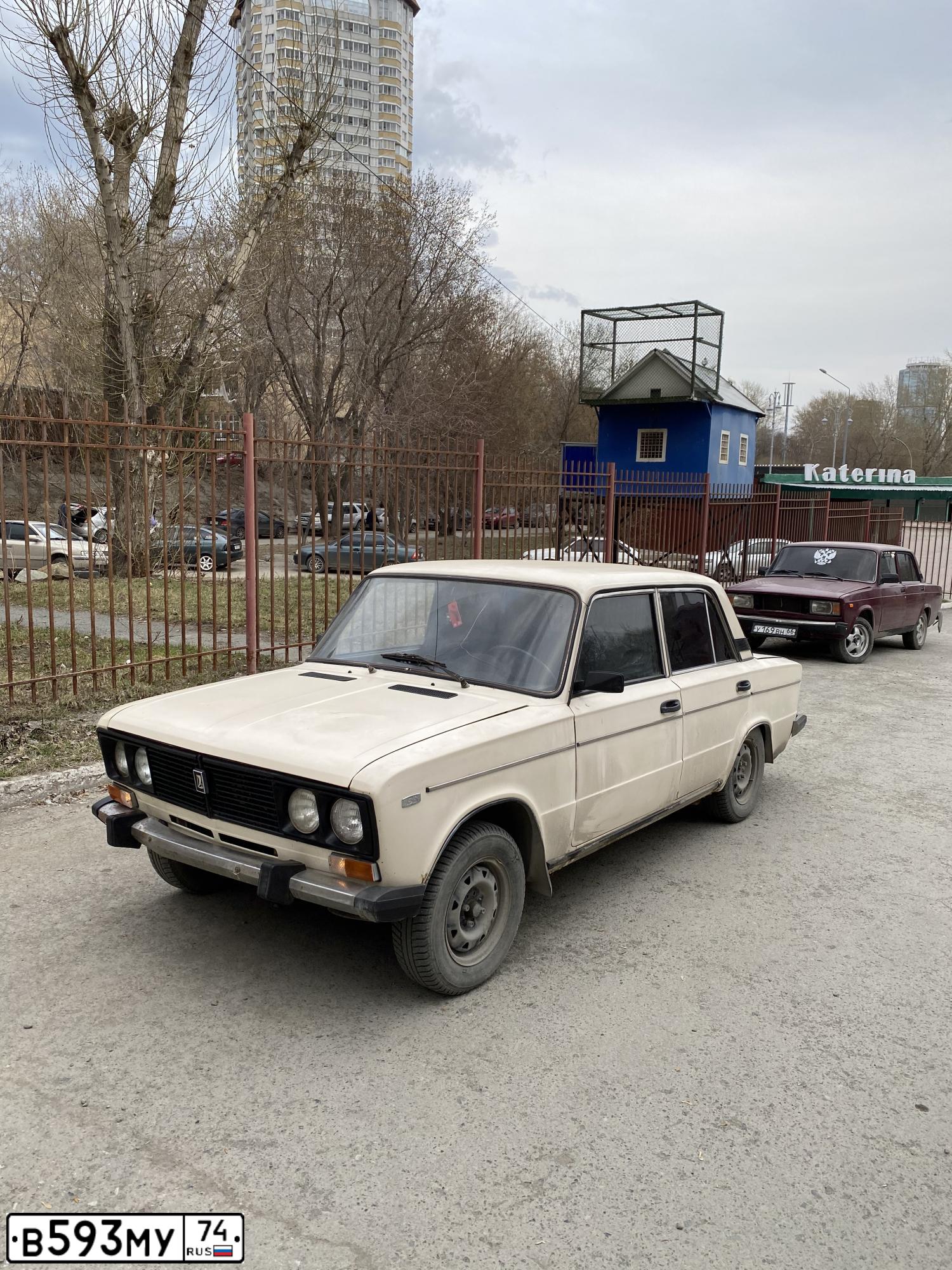 Фото автомобиля LADA 2106, 1996 — госномер Р348ОЕ196. Цвет: Белый