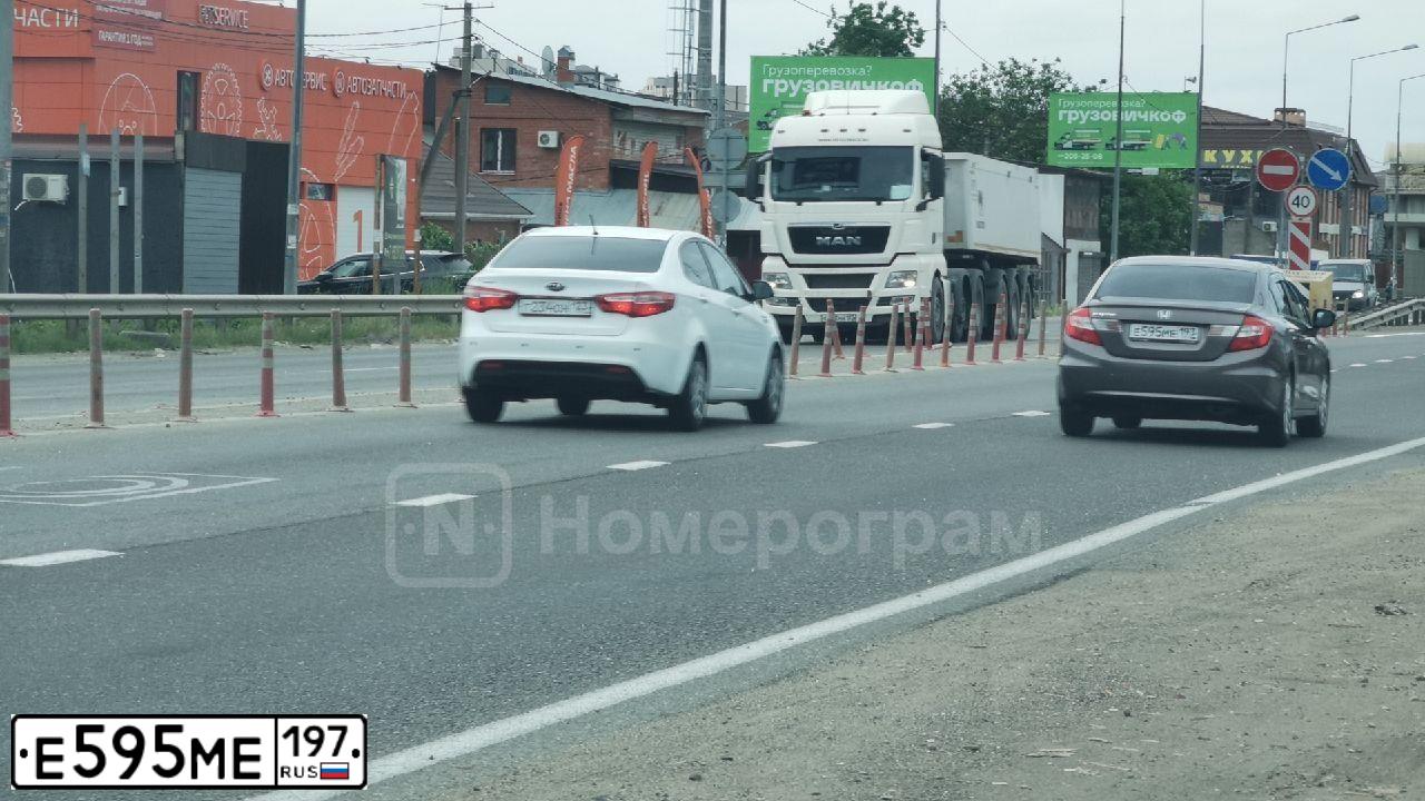 Фото автомобиля VOLKSWAGEN POLO, 2011 — госномер Е595МЕ197