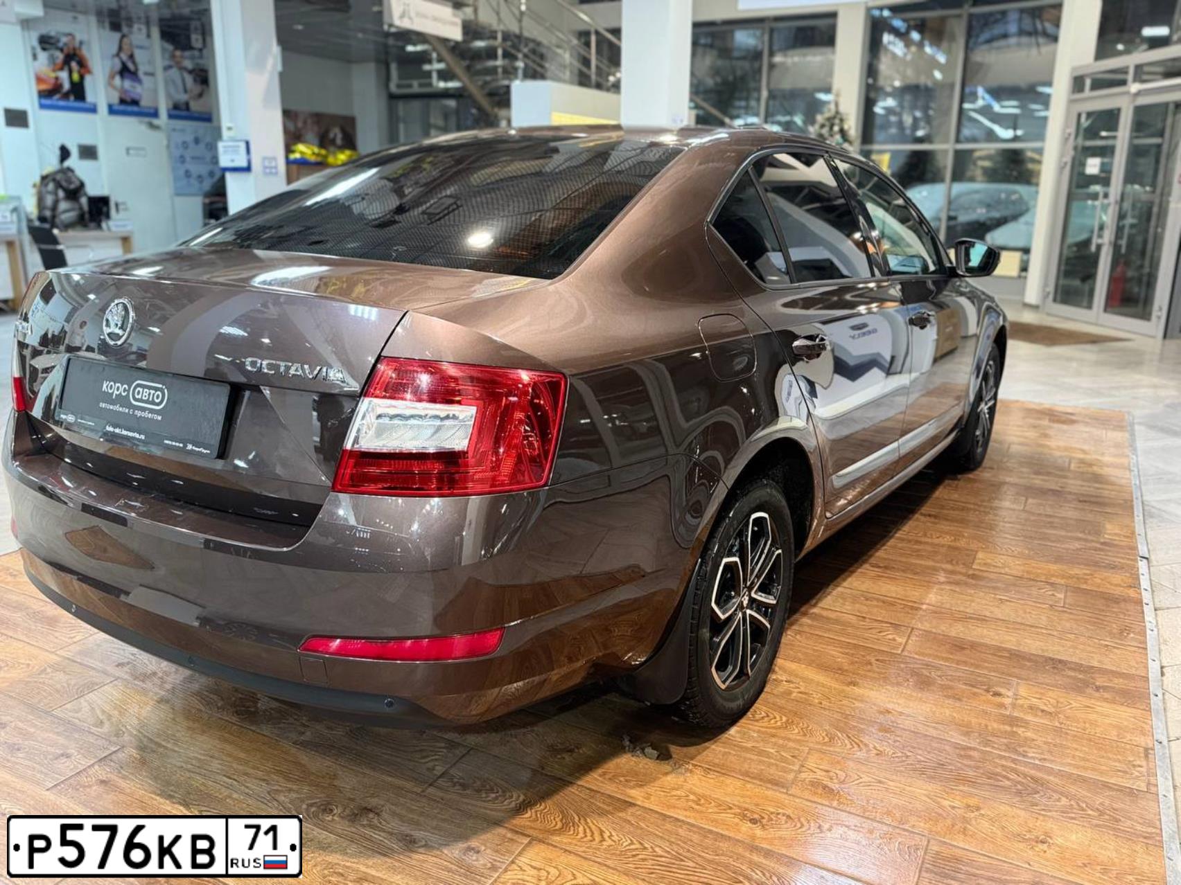Фото автомобиля SKODA OCTAVIA, 2013 — госномер С646КС180. Цвет: Коричневый
