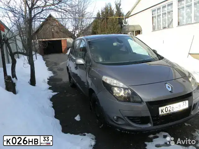 Фото автомобиля RENAULT MEGANE, 2009 — госномер Т503ЕМ181. Цвет: СЕРЫЙ