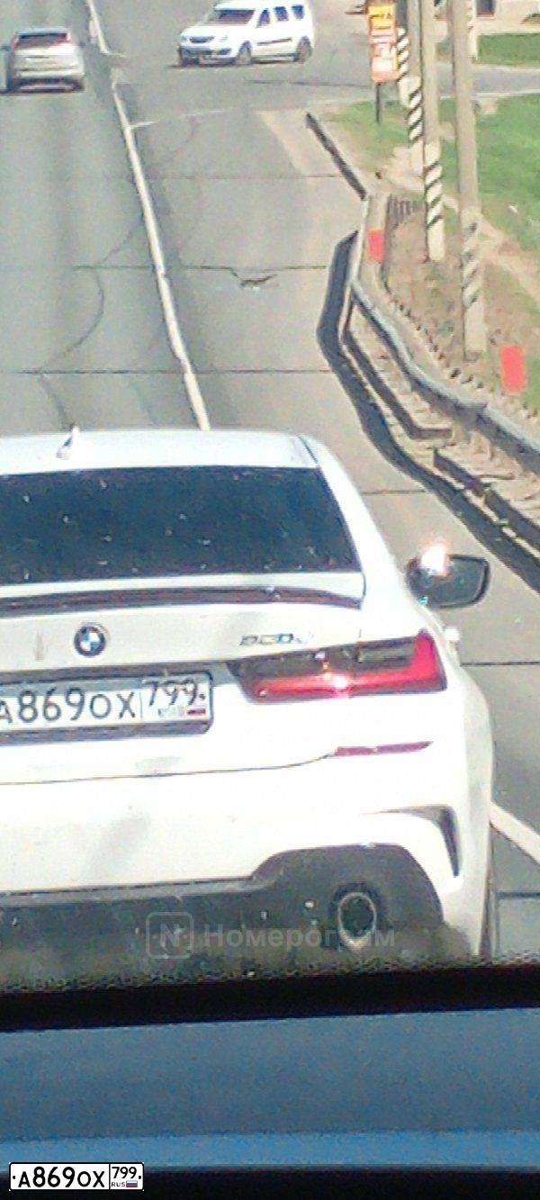 Фото автомобиля BMW SERIE 3, 2019 — госномер А869ОХ799. Цвет: БЕЛЫЙ