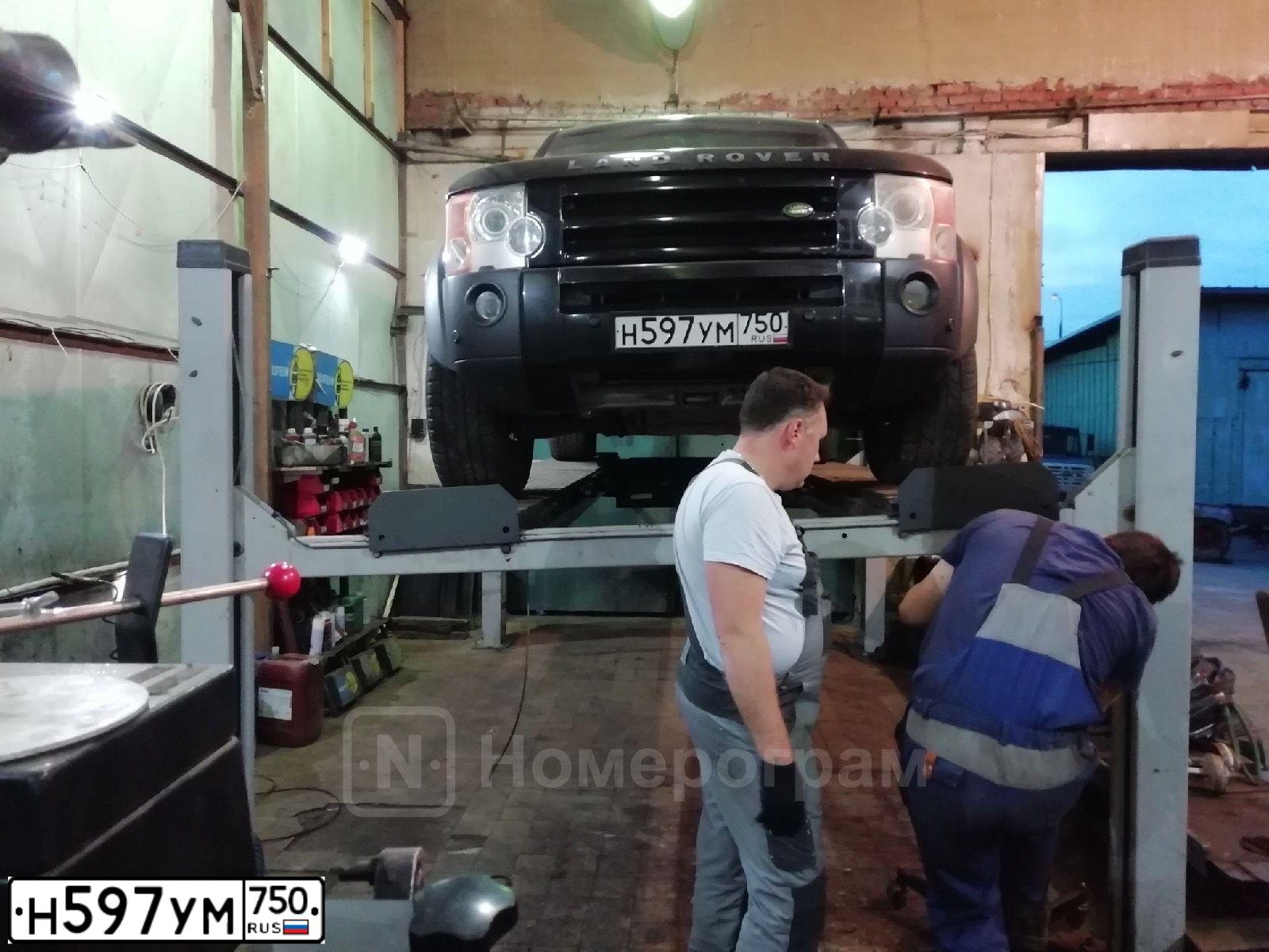 Фото автомобиля LANDROVER DISCOVERY, 2007 — госномер С202КЕ52. Цвет: ЧЕРНЫЙ