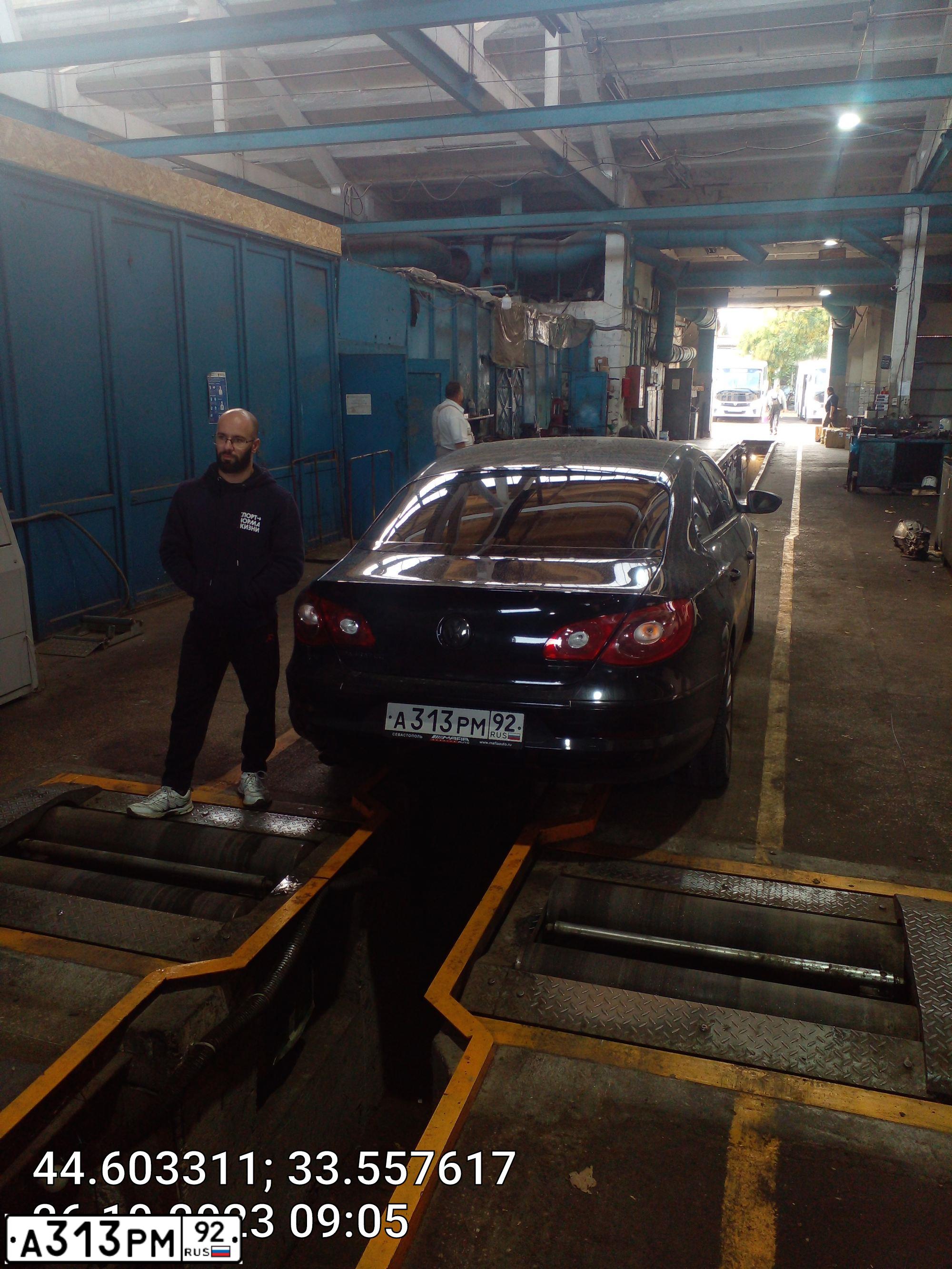 Фото автомобиля VOLKSWAGEN CC, 2011 — госномер А313РМ92. Цвет: ЧЕРНЫЙ