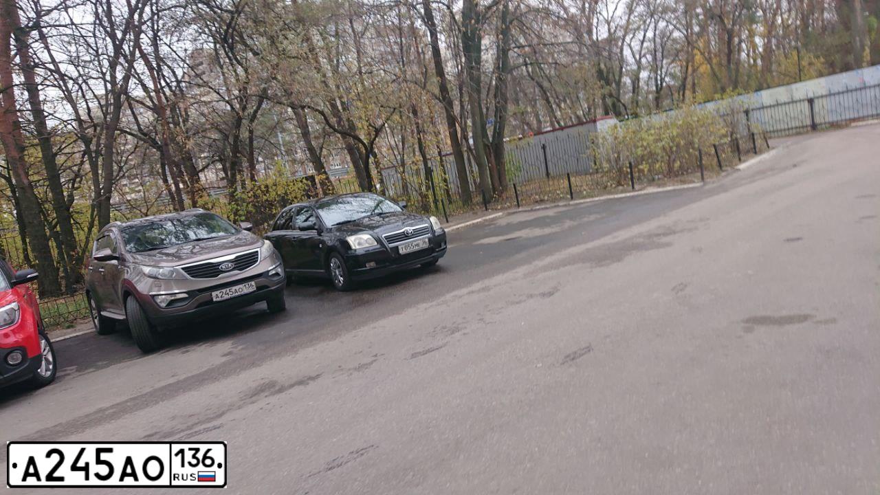 Фото автомобиля KIA SPORTAGE, 2010 — госномер Р678ВУ31. Цвет: КОРИЧНЕВЫЙ