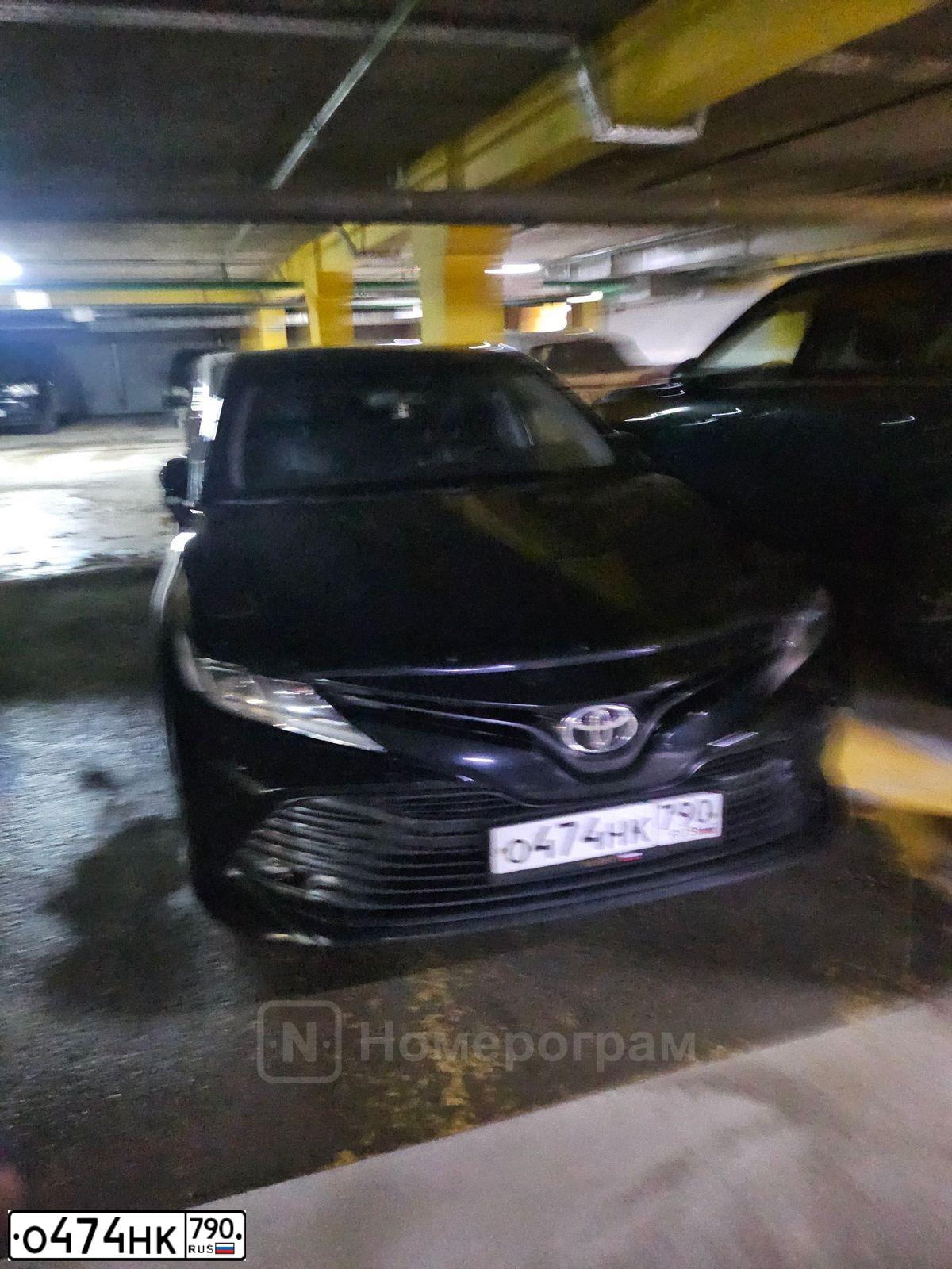 Фото автомобиля TOYOTA CAMRY, 2020 — госномер О474НК790. Цвет: ЧЕРНЫЙ МЕТАЛЛИК