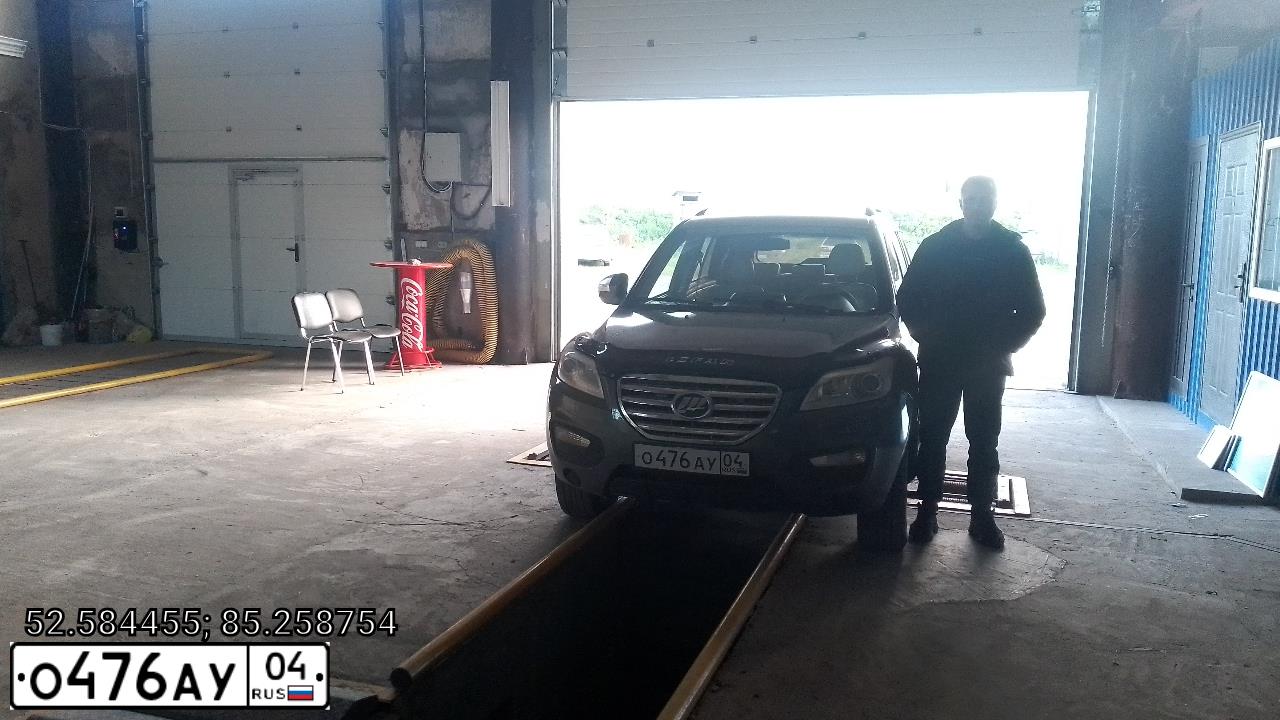 Фото автомобиля LIFAN 2158, 2013 — госномер В406РК122. Цвет: СТАЛЬНОЙ (СЕРЫЙ)