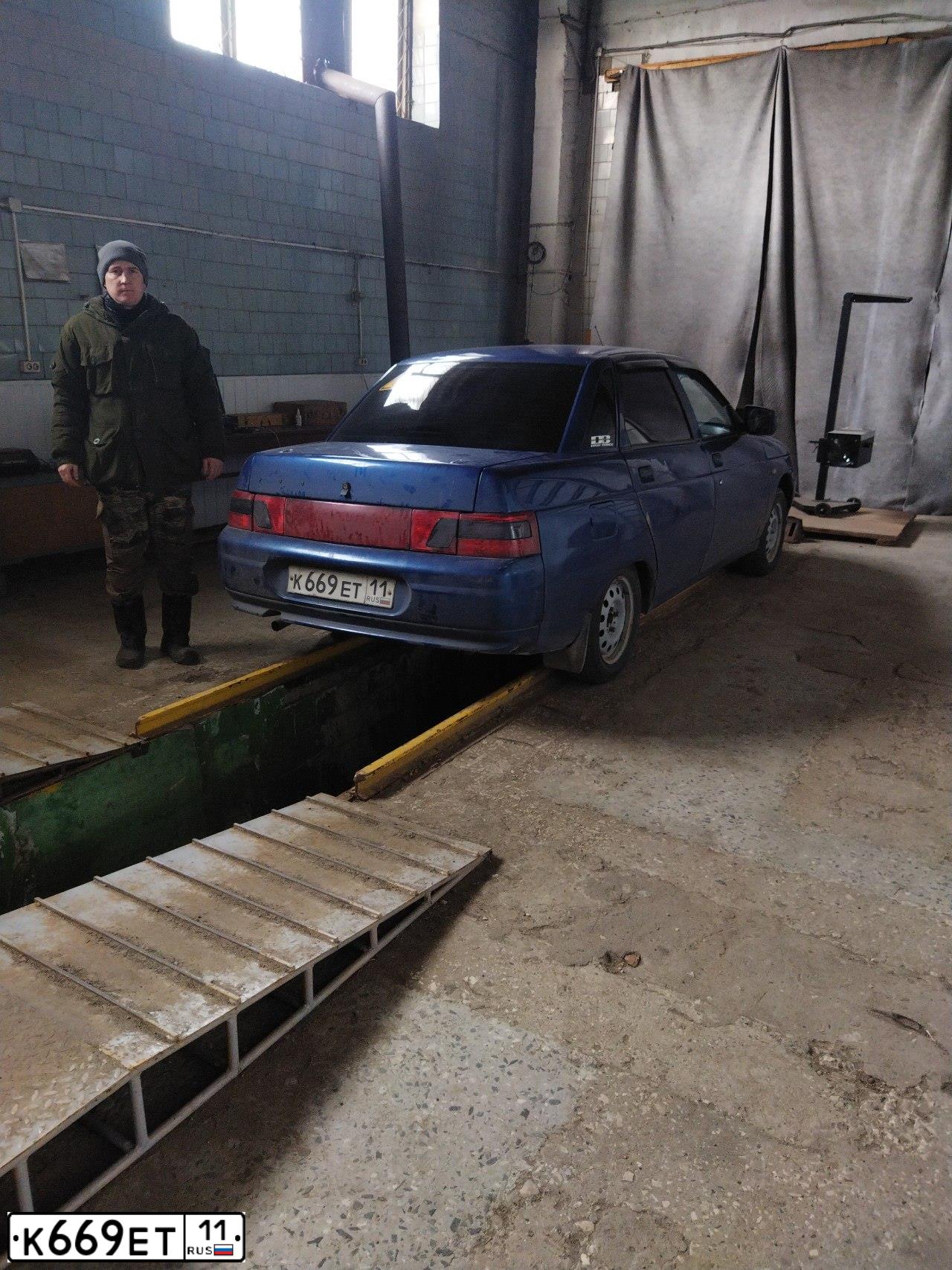 Фото автомобиля LADA 2110 LADA, 2002 — госномер К669ЕТ11. Цвет: СЕРЕБРИСТЫЙ ЯРКО-СИНИЙ