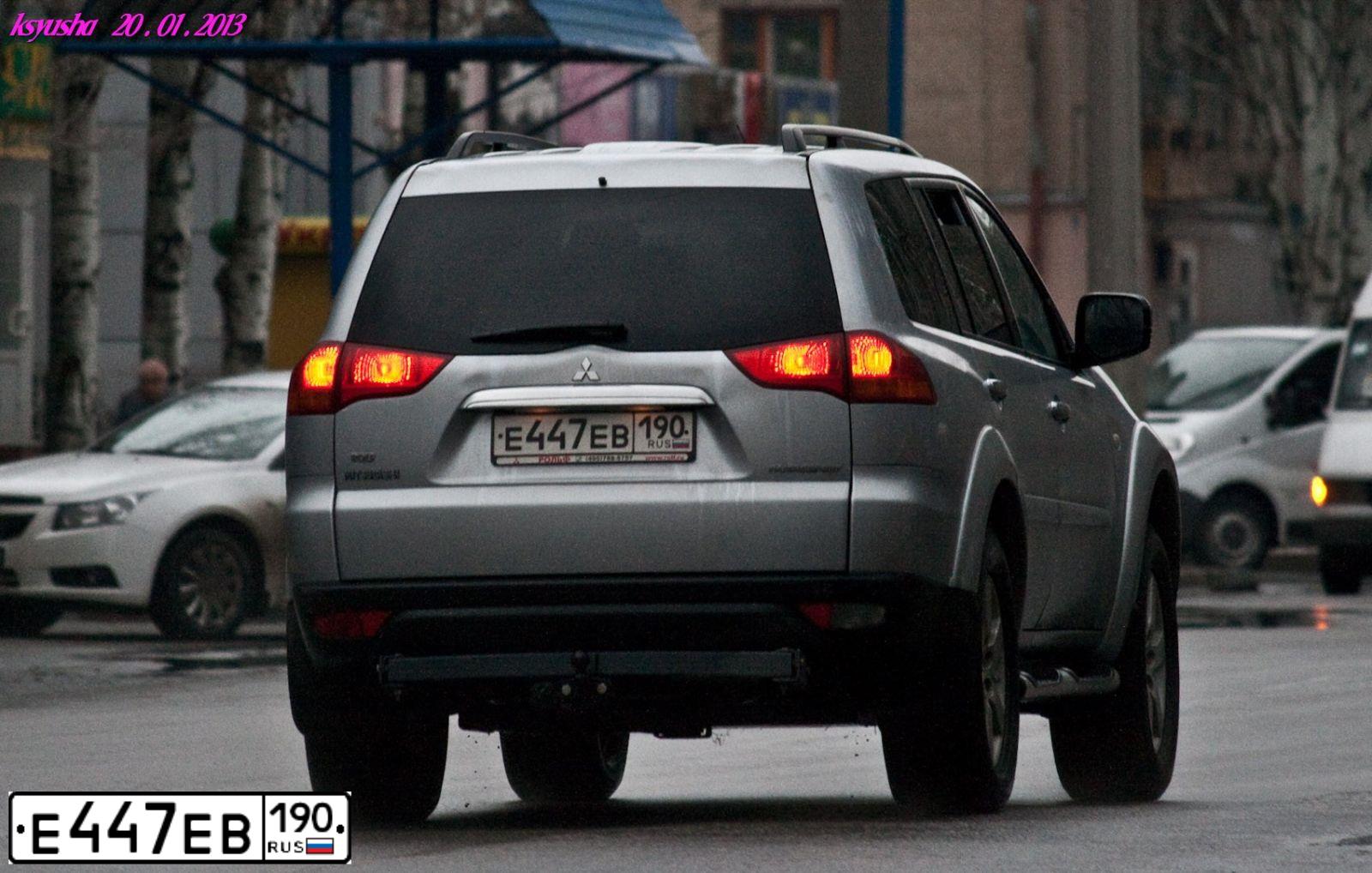 Фото автомобиля MITSUBISHI PAJERO SPORT, 2010 — госномер Е447ЕВ190. Цвет: Серый