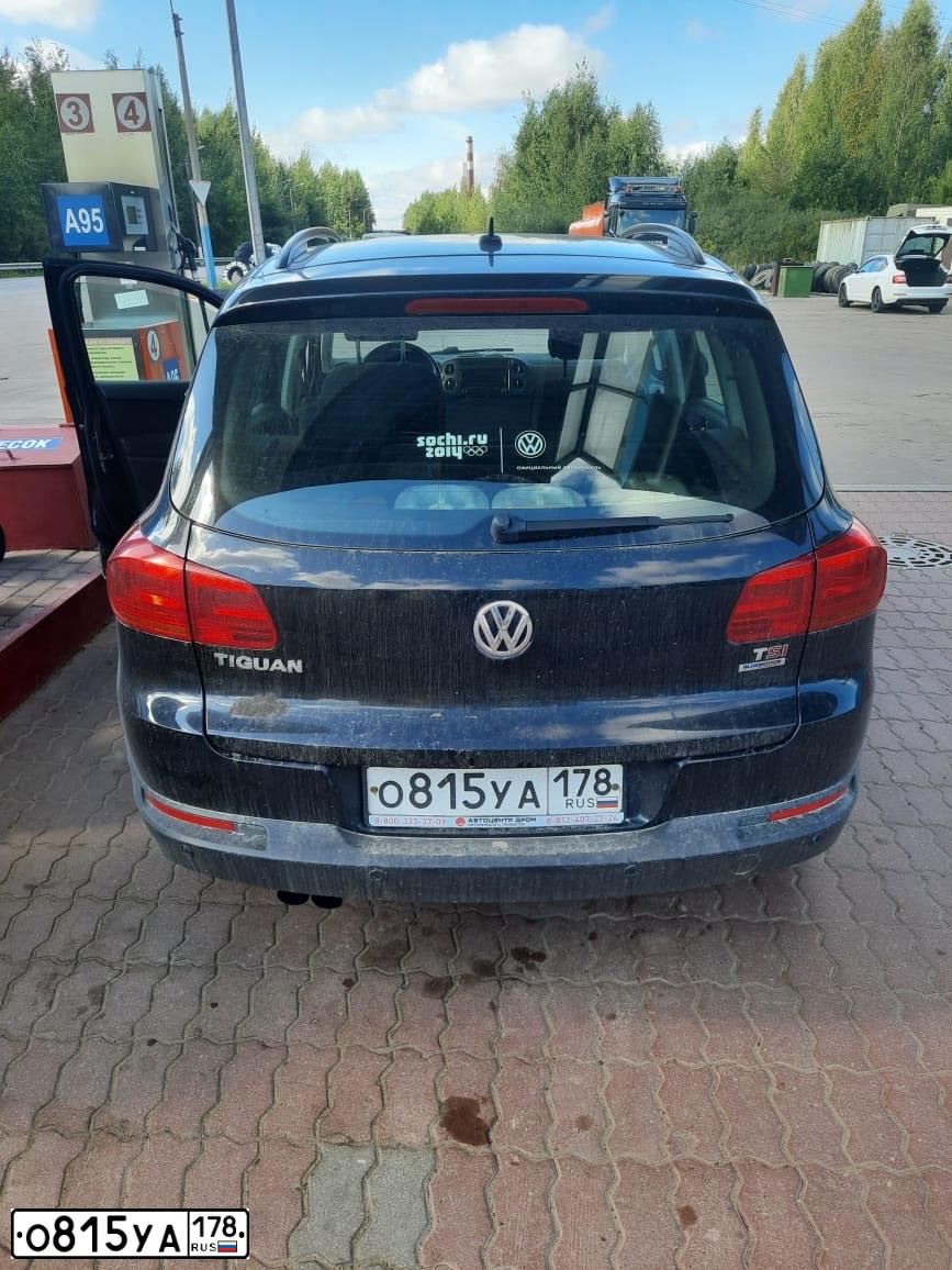 Фото автомобиля VOLKSWAGEN TIGUAN, 2013 — госномер О815УА178. Цвет: ЧЕРНЫЙ
