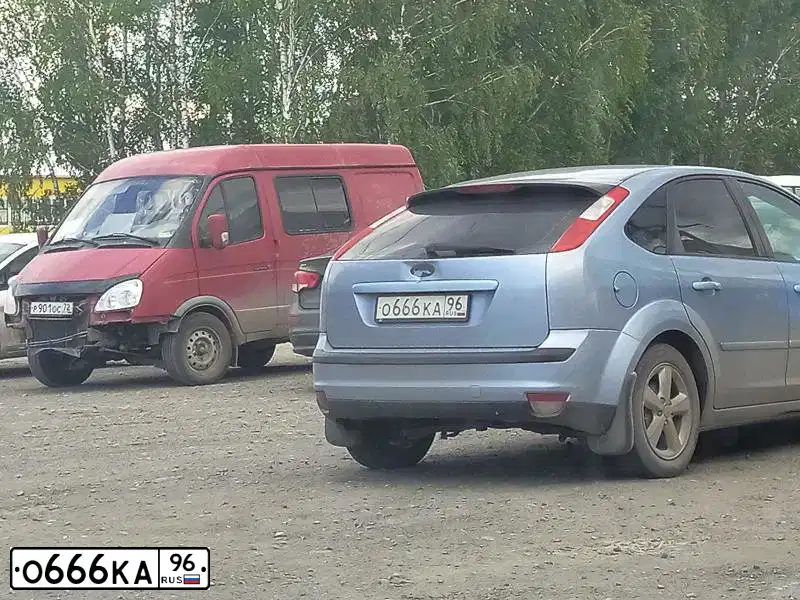 Фото автомобиля FORD FOCUS, 2007 — госномер О666КА96. Цвет: СЕРО ГОЛУБОЙ