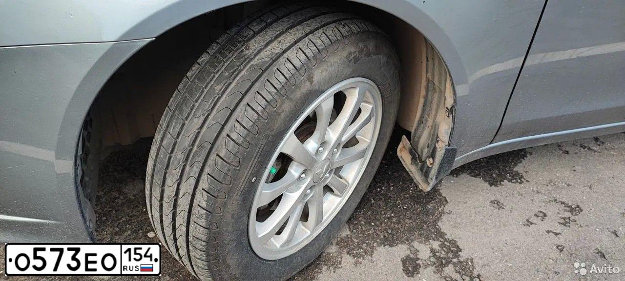 Фото автомобиля CHEVROLET TAHOE, 2003 — госномер О573ЕО154. Цвет: СЕРЕБРИСТЫЙ
