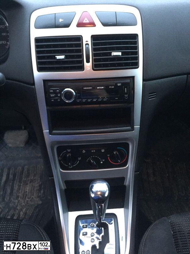 Фото автомобиля PEUGEOT 307, 2006 — госномер К599ЕУ702. Цвет: СЕРЕБРИСТЫЙ